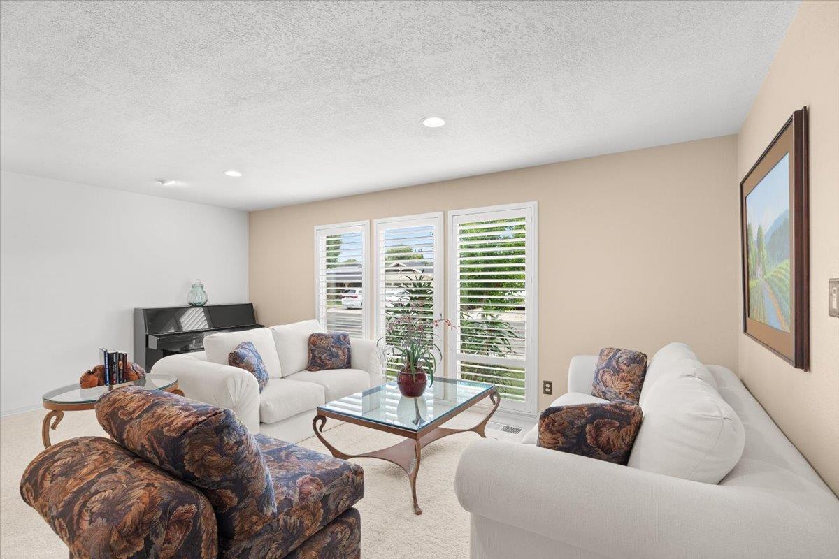 1121 Pyrite Way, Modesto, CA 95355