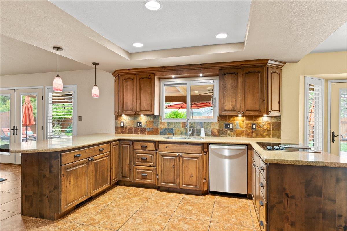 1121 Pyrite Way, Modesto, CA 95355