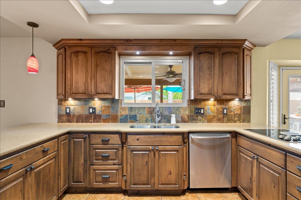 1121 Pyrite Way, Modesto, CA 95355