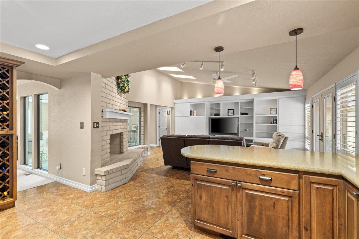 1121 Pyrite Way, Modesto, CA 95355