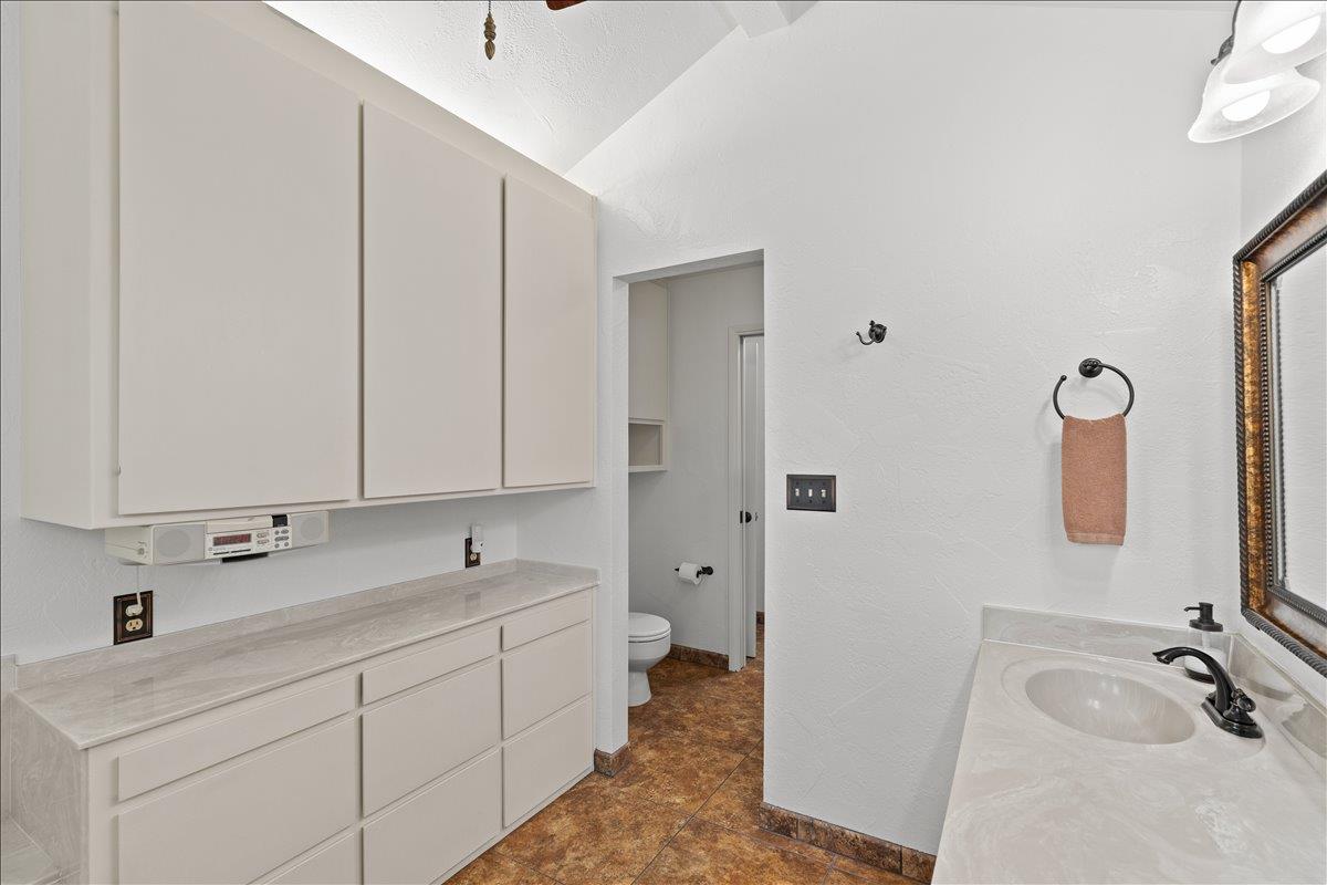 1121 Pyrite Way, Modesto, CA 95355