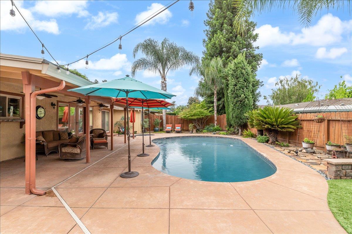 1121 Pyrite Way, Modesto, CA 95355