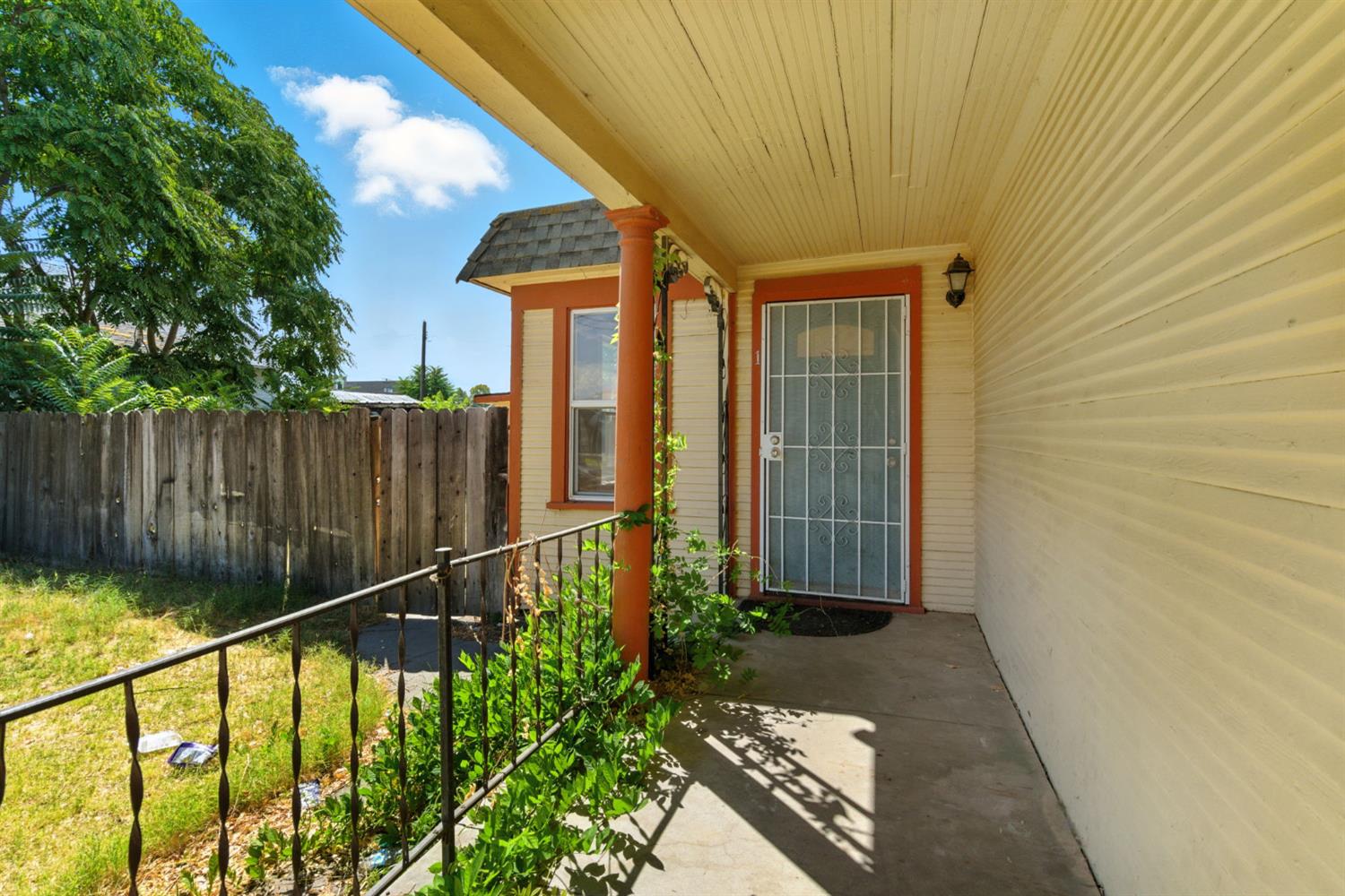 312 W Main St, Turlock, CA 95380