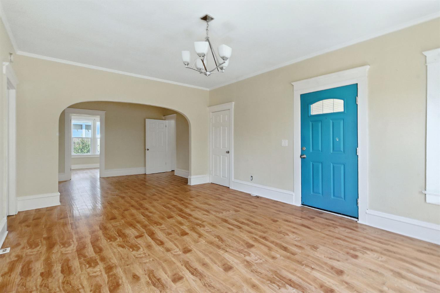 312 W Main St, Turlock, CA 95380