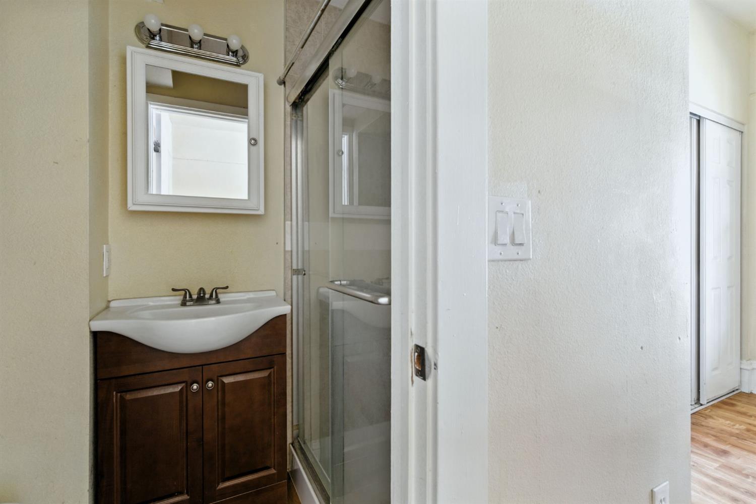 312 W Main St, Turlock, CA 95380