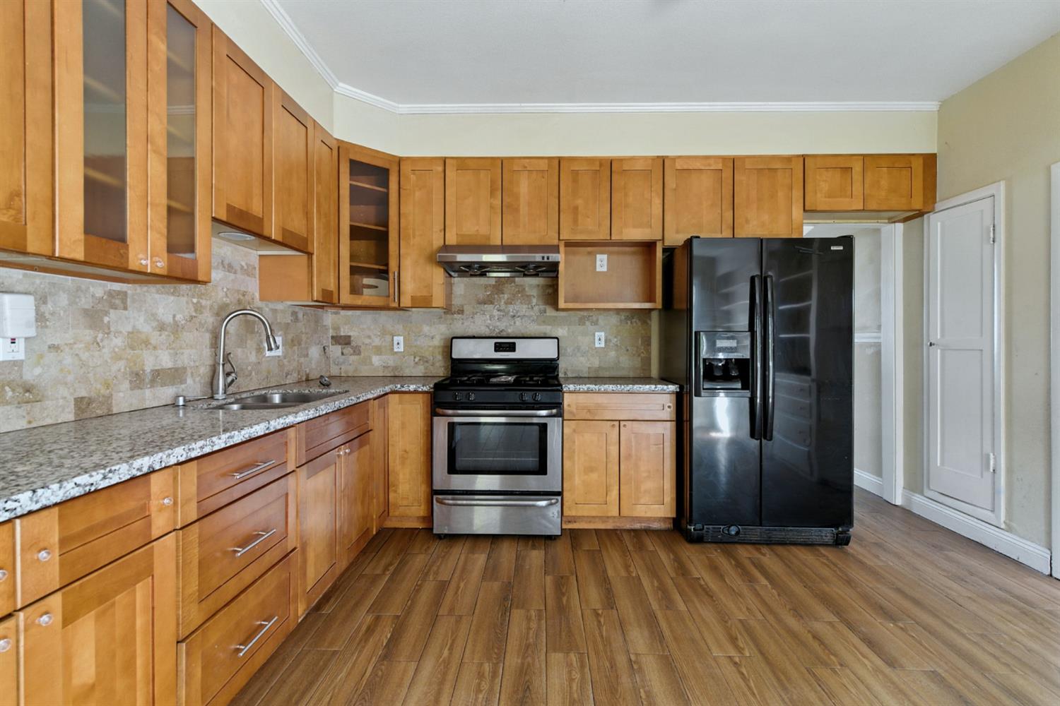 312 W Main St, Turlock, CA 95380