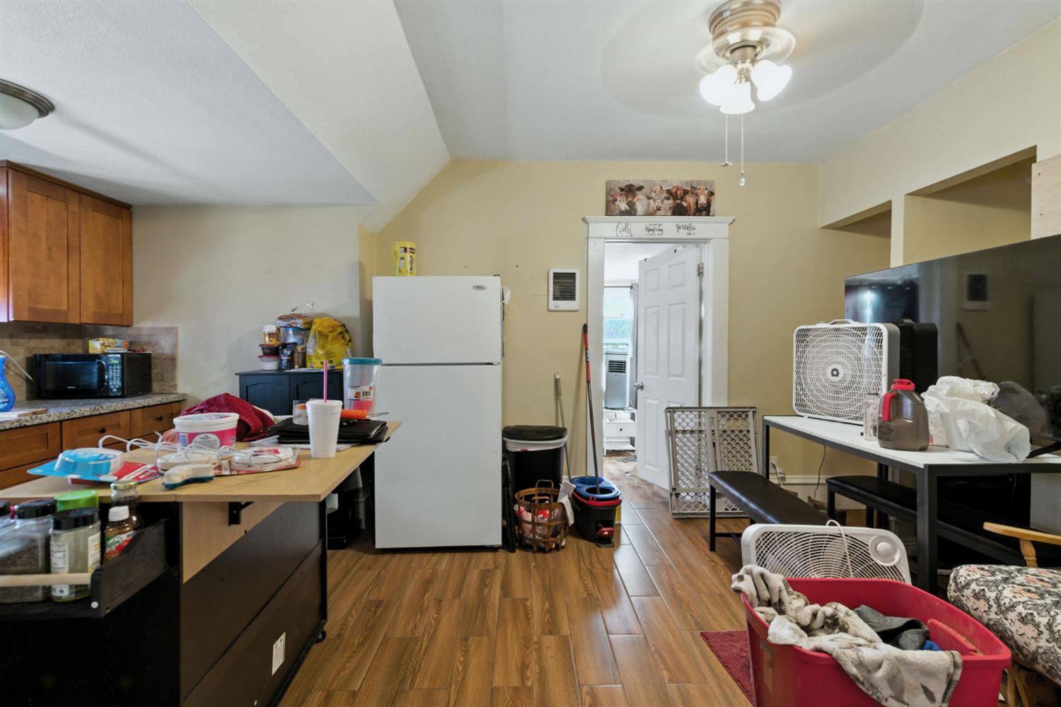 312 W Main St, Turlock, CA 95380