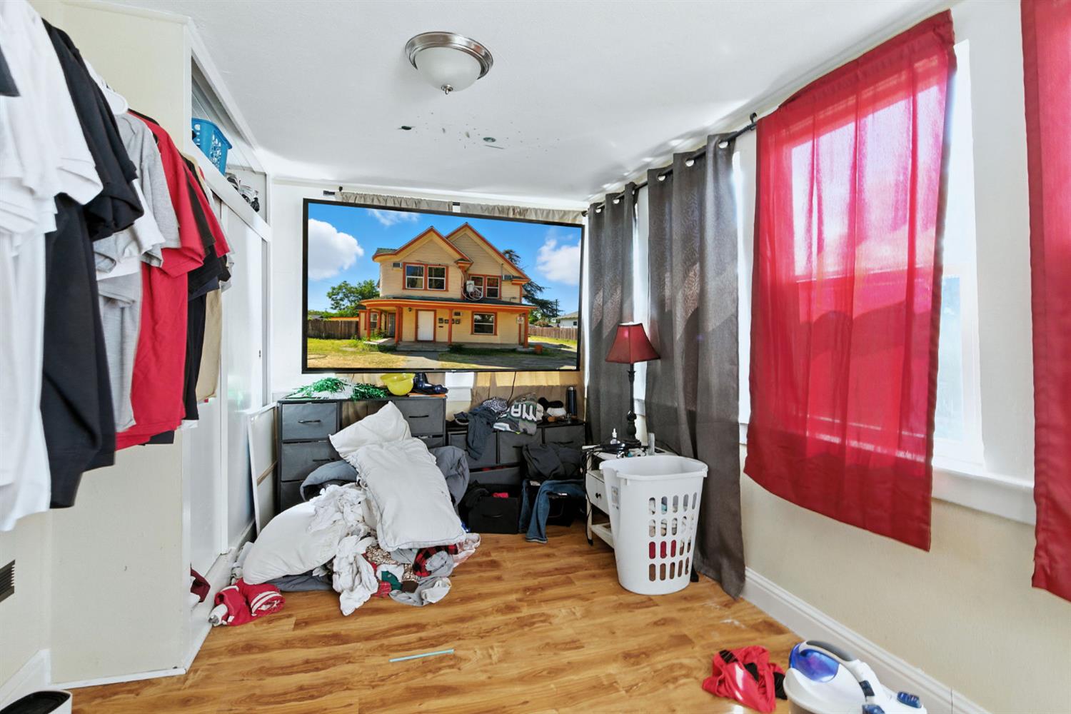 312 W Main St, Turlock, CA 95380