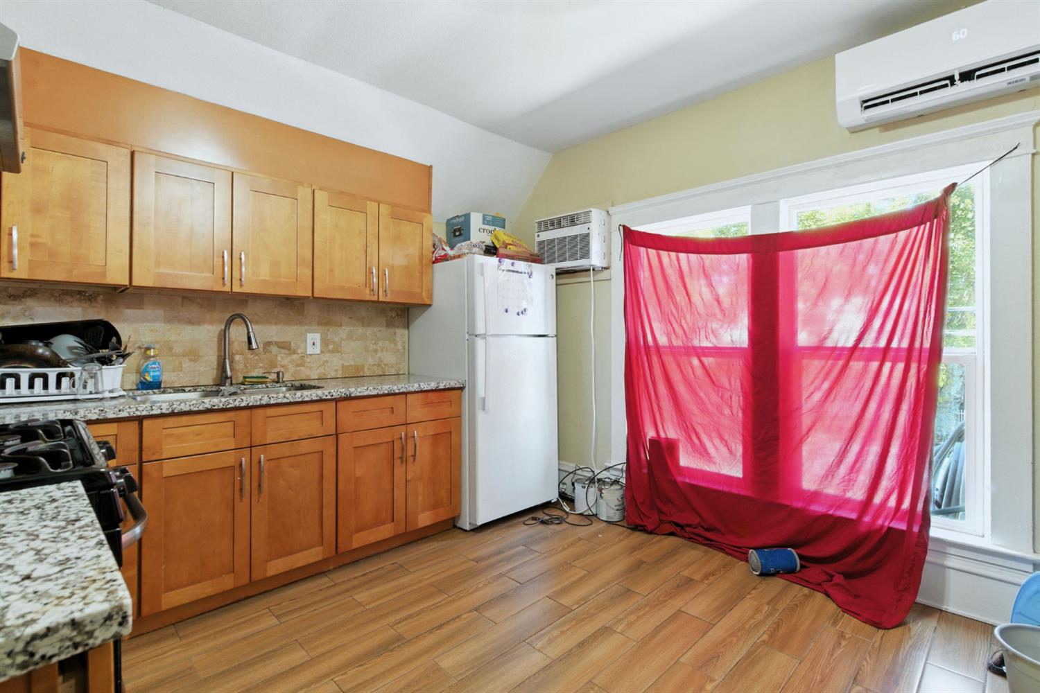 312 W Main St, Turlock, CA 95380