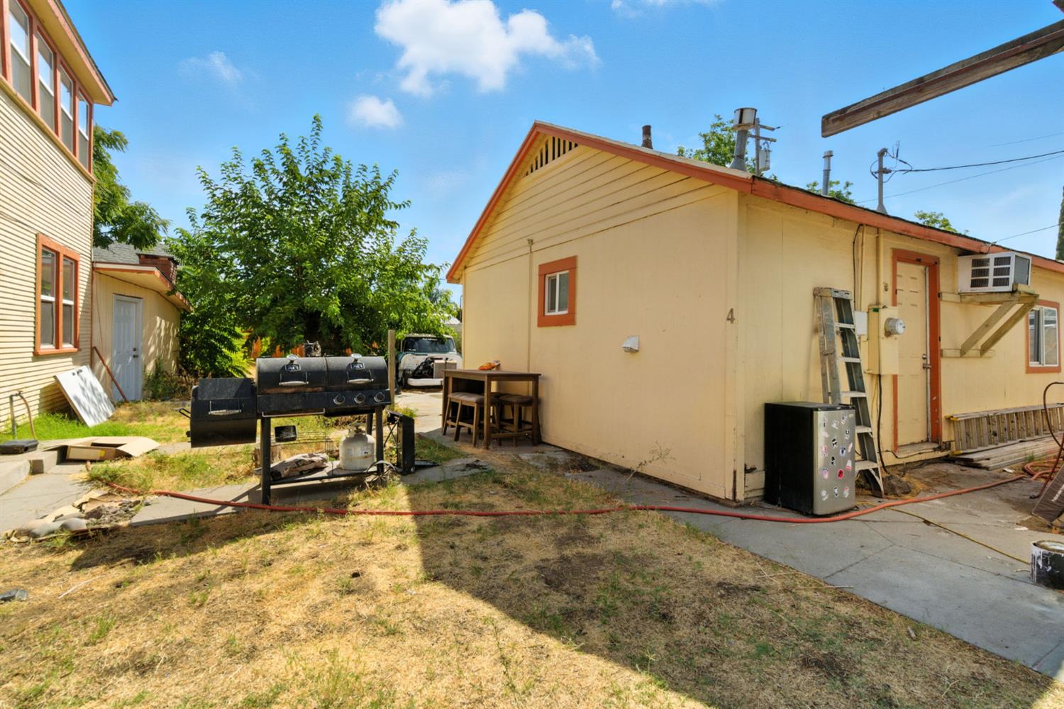 312 W Main St, Turlock, CA 95380