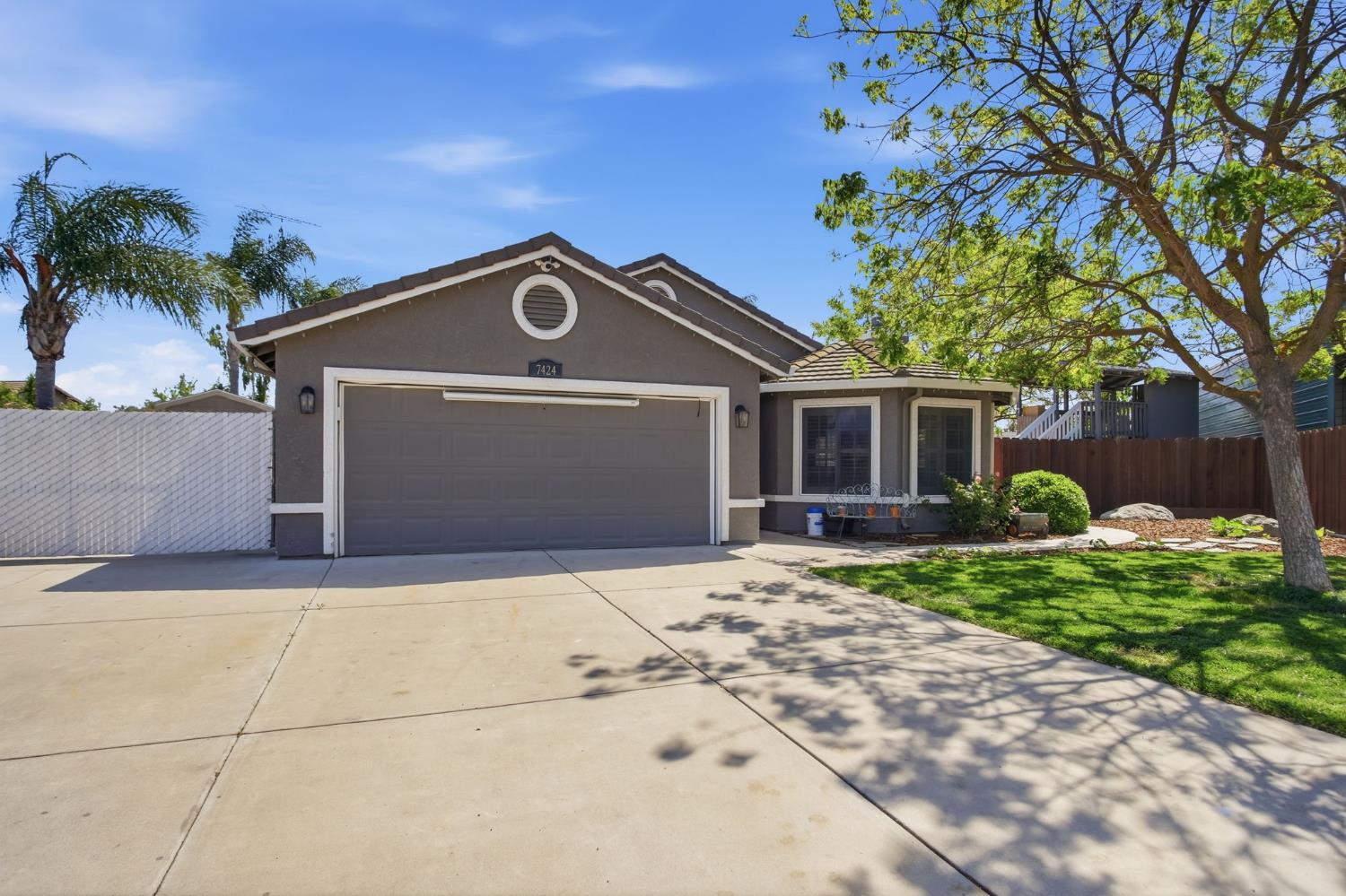7424 Deforest Ct, Hughson, CA 95326