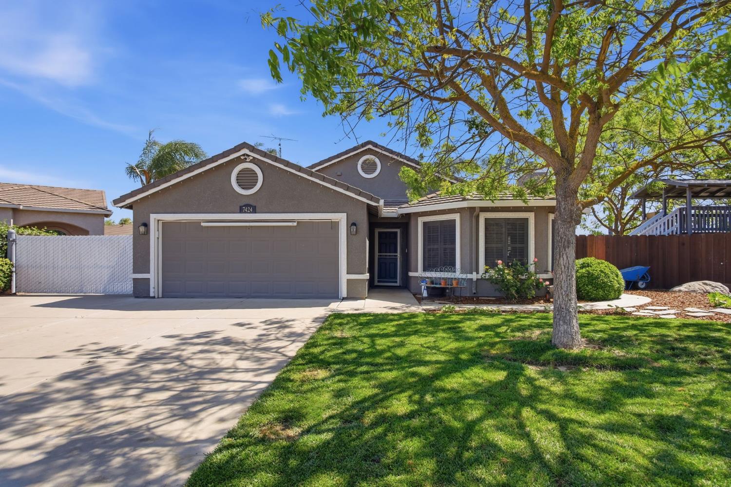 7424 Deforest Ct, Hughson, CA 95326