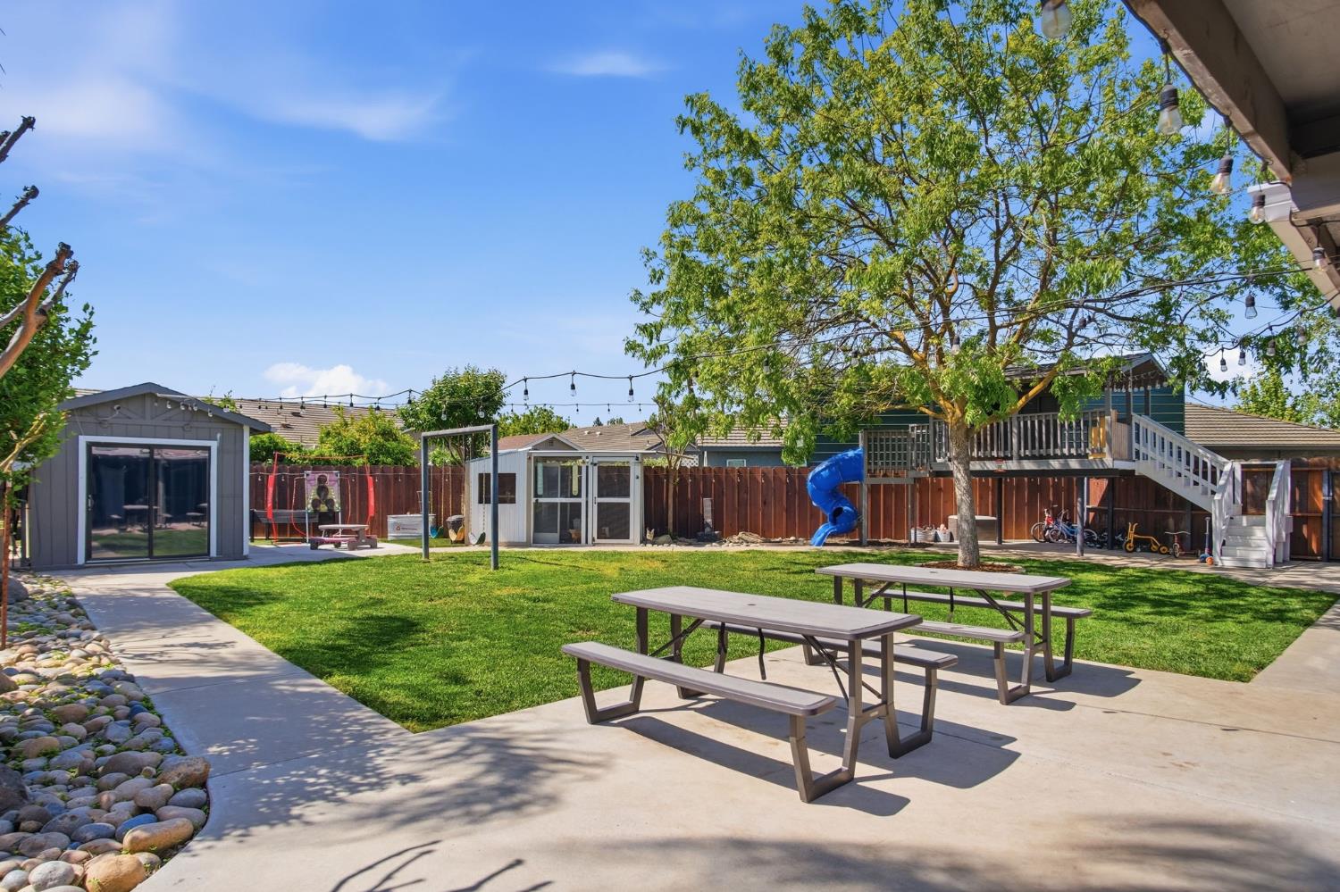 7424 Deforest Ct, Hughson, CA 95326