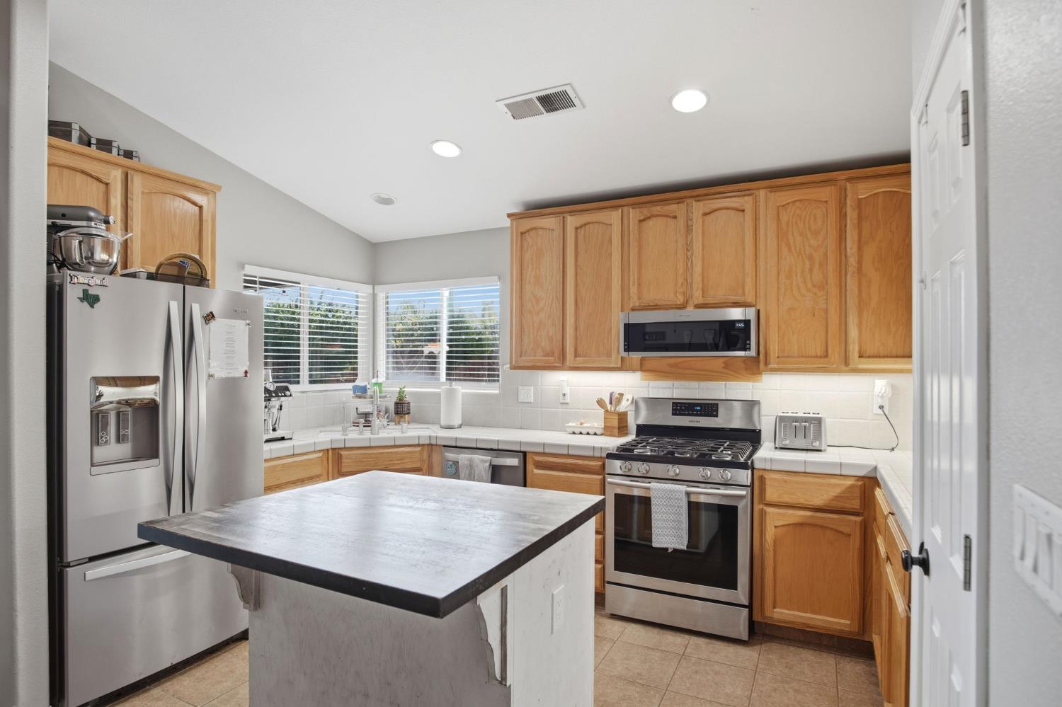 7424 Deforest Ct, Hughson, CA 95326