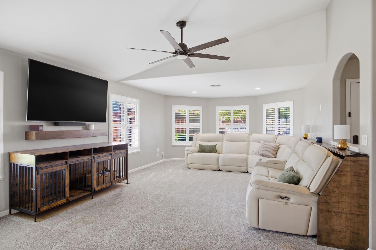 7424 Deforest Ct, Hughson, CA 95326