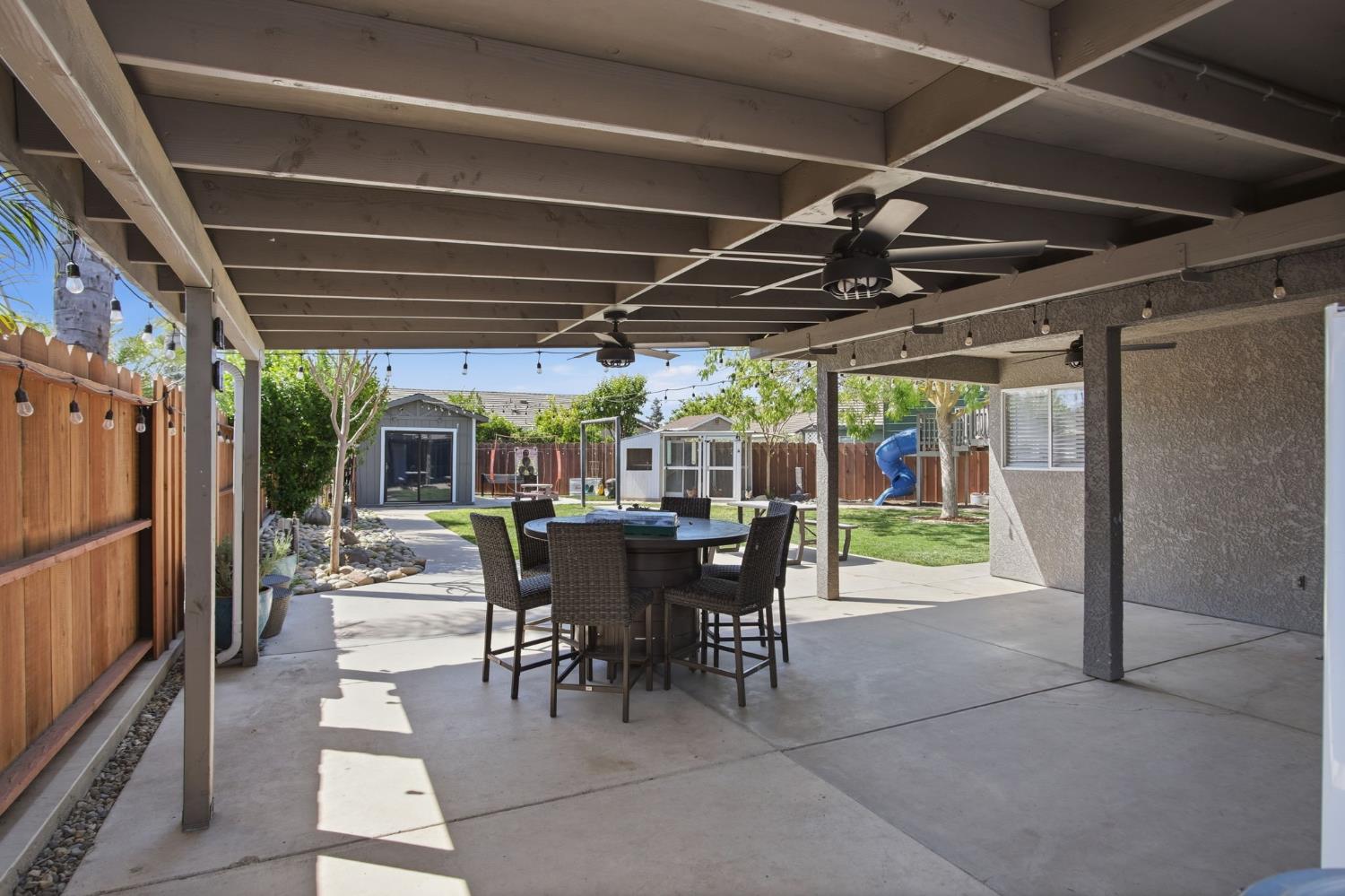 7424 Deforest Ct, Hughson, CA 95326