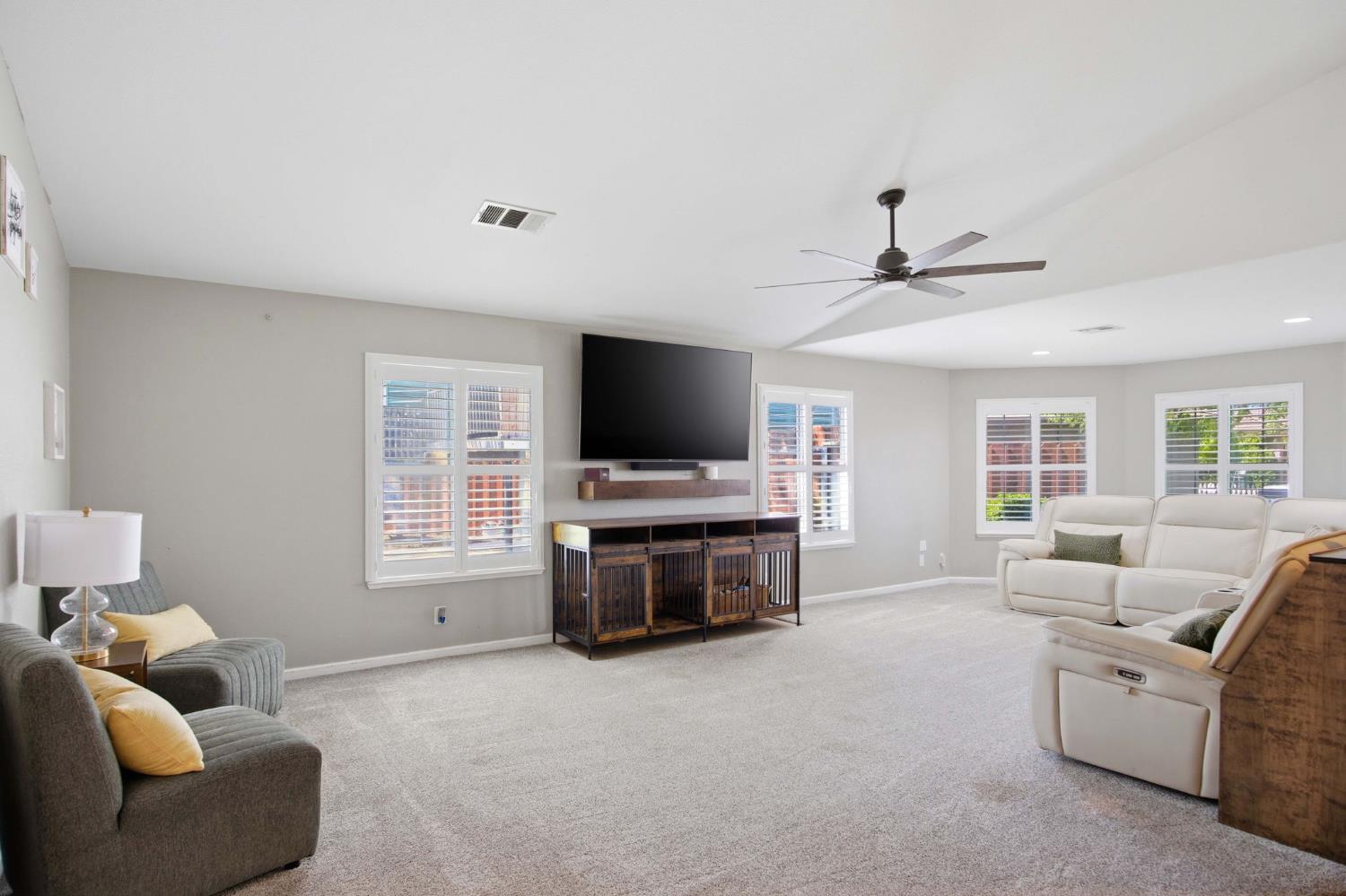 7424 Deforest Ct, Hughson, CA 95326