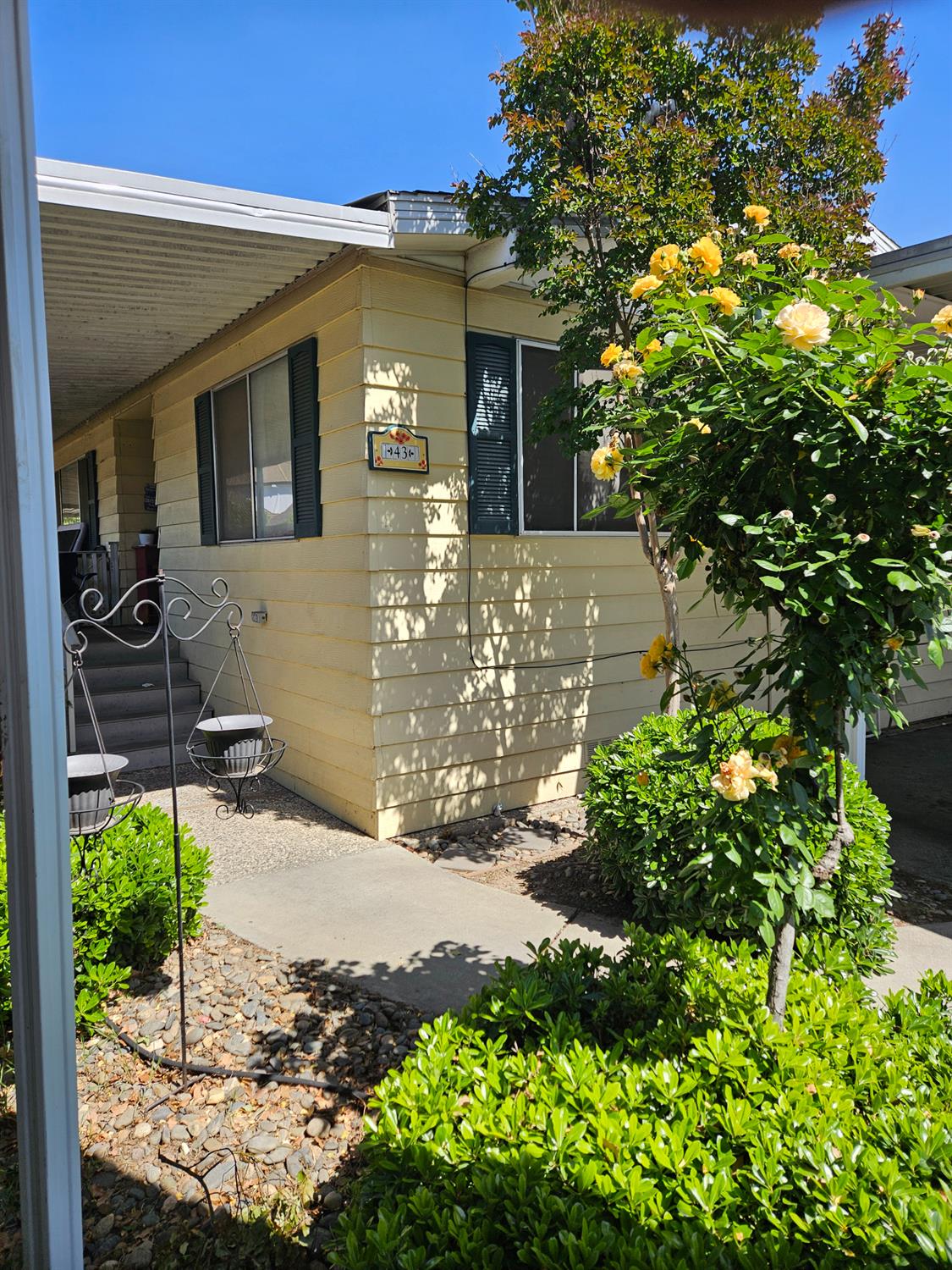 43 Clipper Ln, Modesto, CA 95356