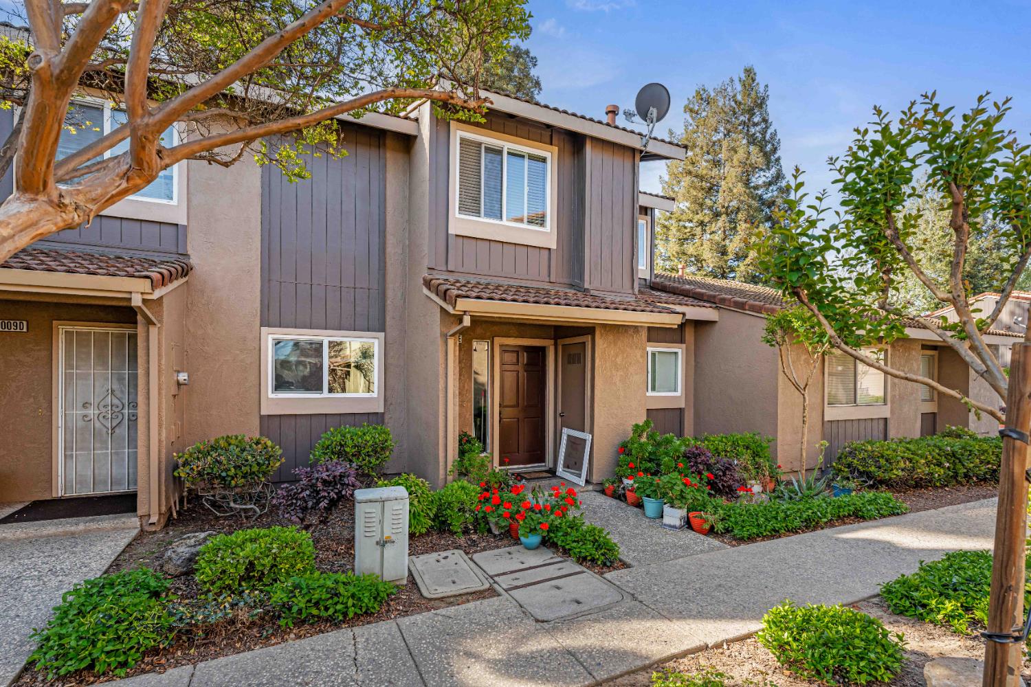 4009 Dale Rd #E, Modesto, CA 95356