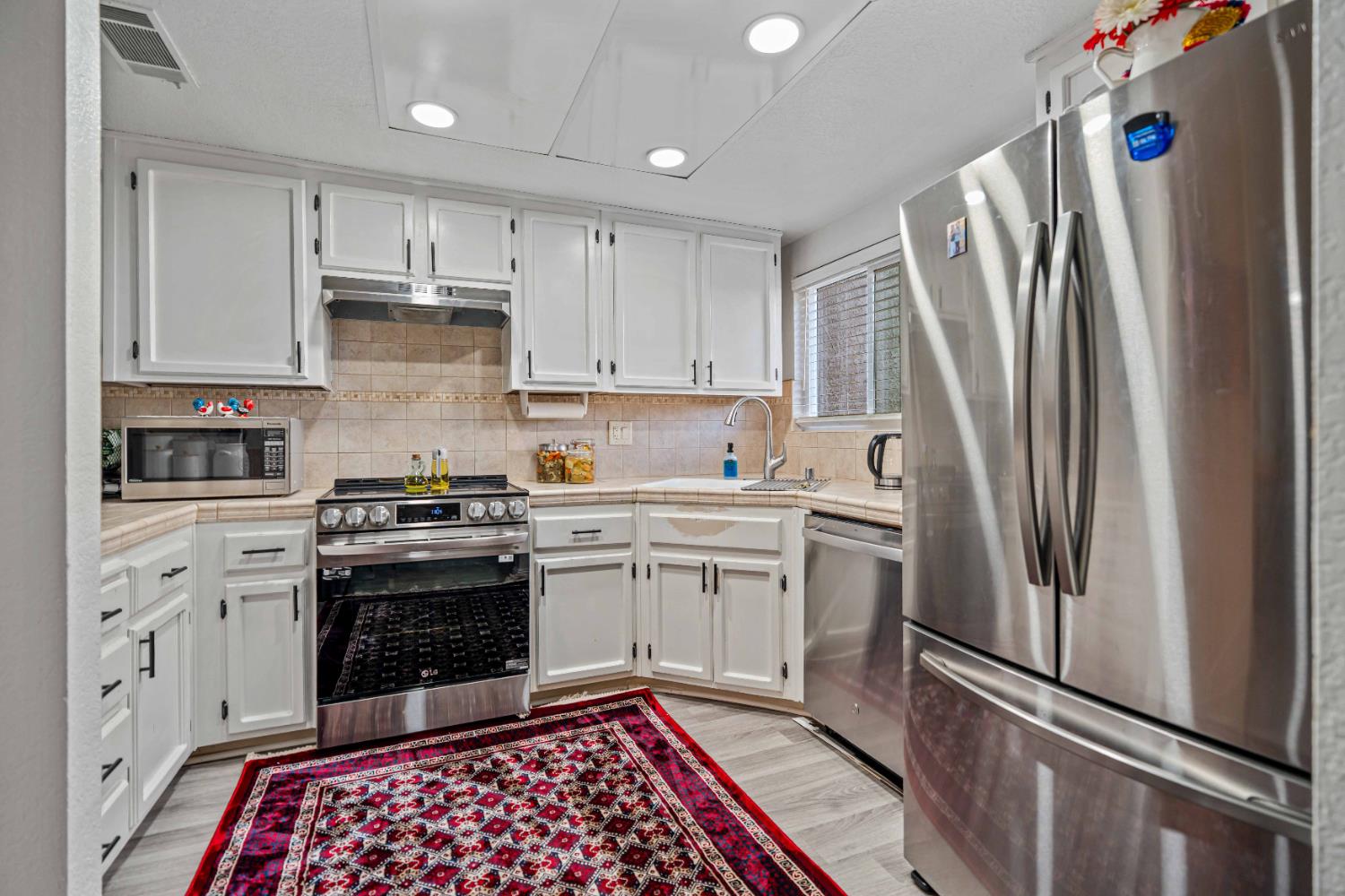 4009 Dale Rd #E, Modesto, CA 95356