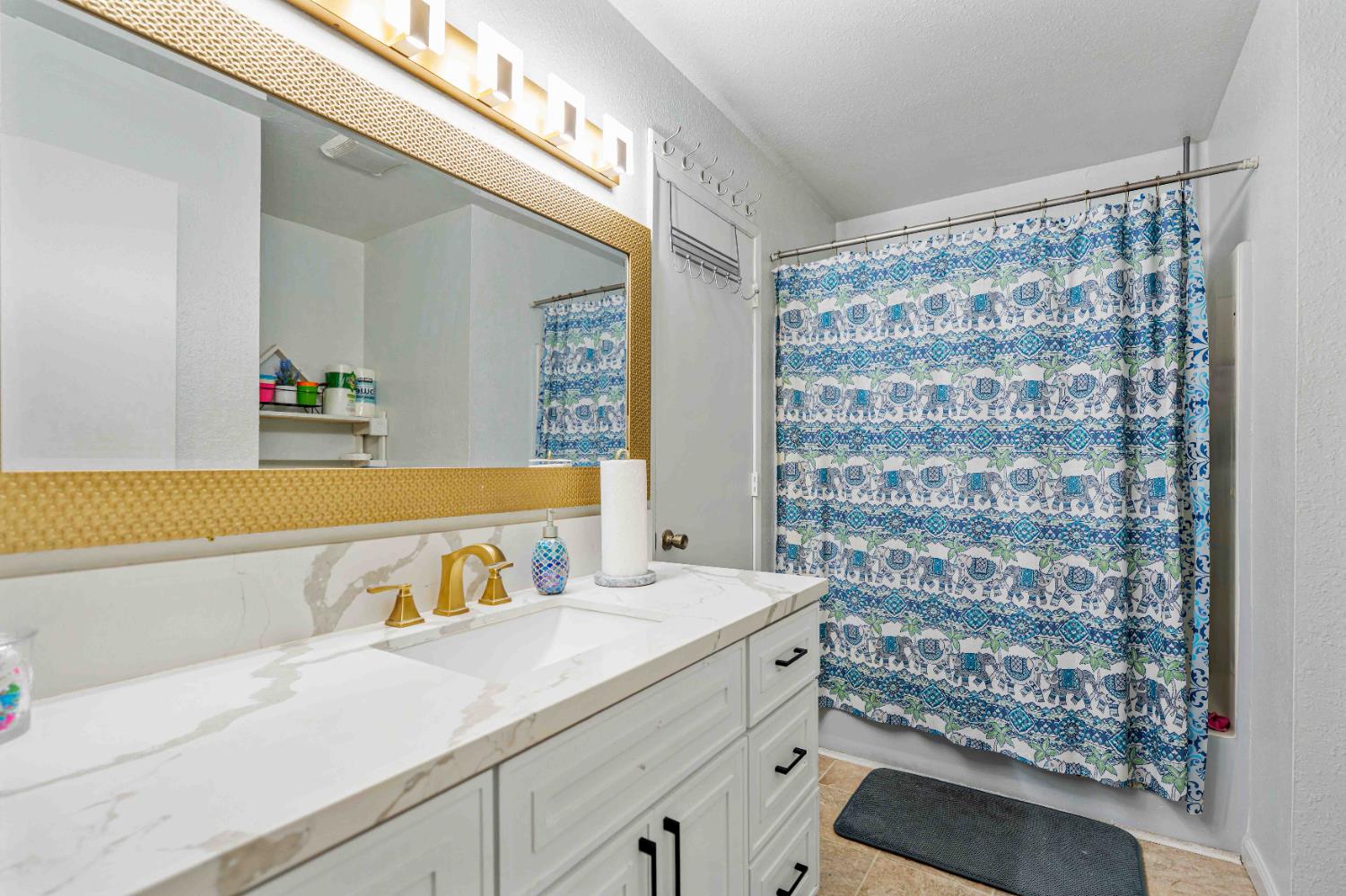 4009 Dale Rd #E, Modesto, CA 95356