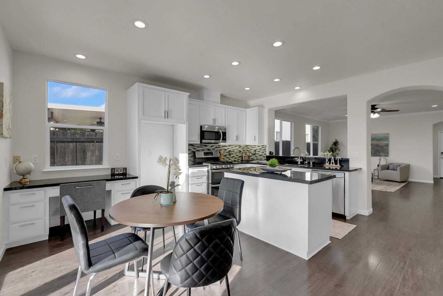 1543 Garold Ln, Manteca, CA 95337