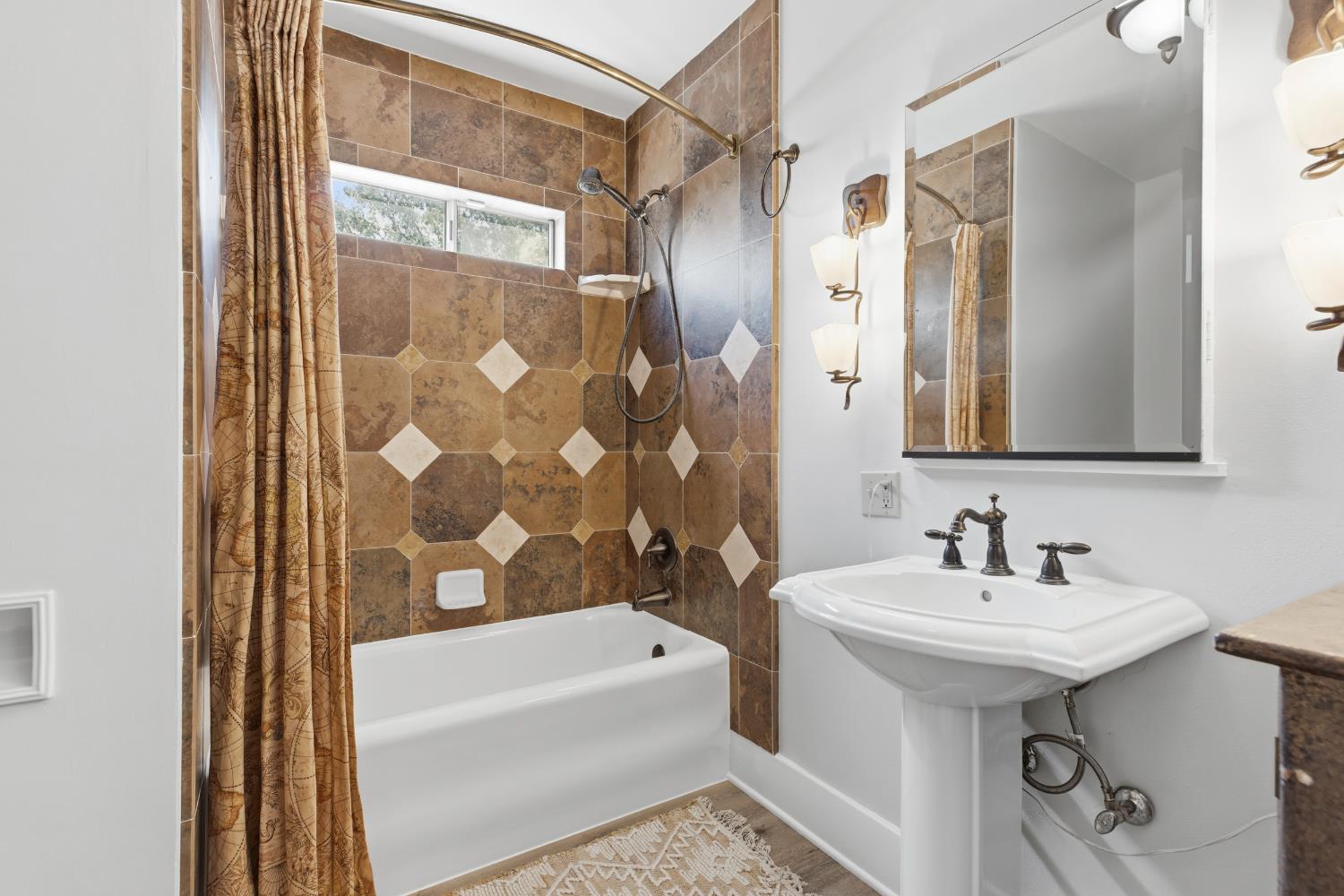 604 Magnolia Ave, Modesto, CA 95354