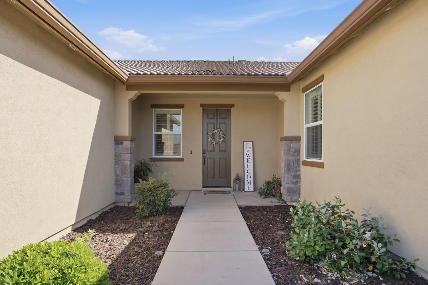 7630 Path Dr, Hughson, CA 95326