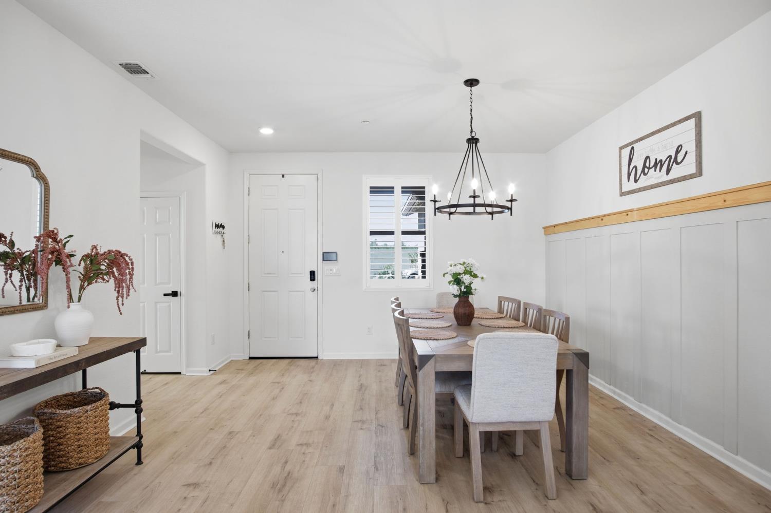 7630 Path Dr, Hughson, CA 95326