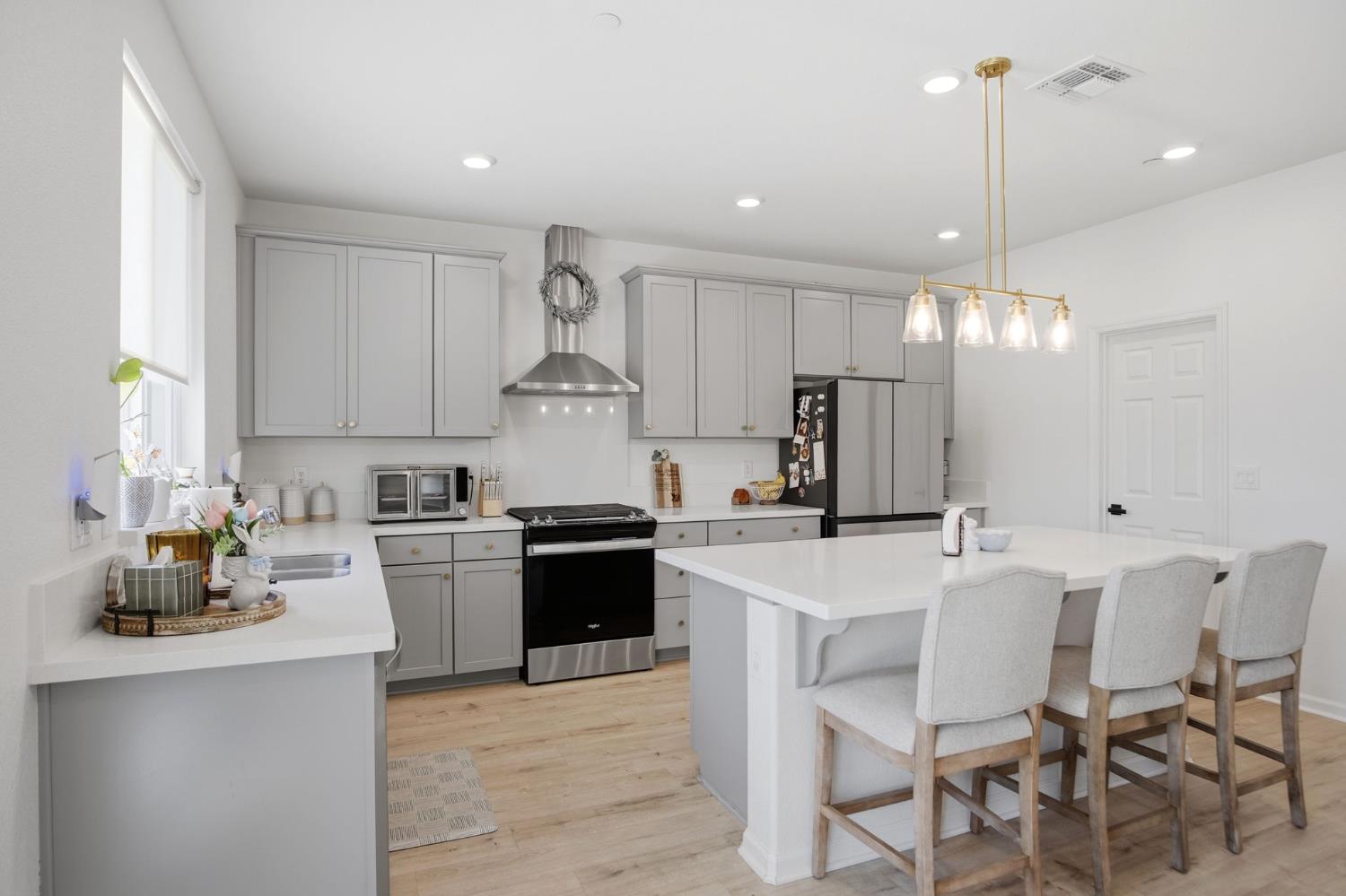 7630 Path Dr, Hughson, CA 95326