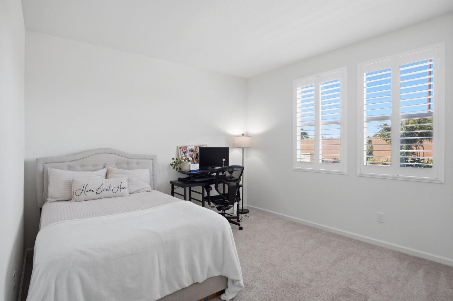 7630 Path Dr, Hughson, CA 95326