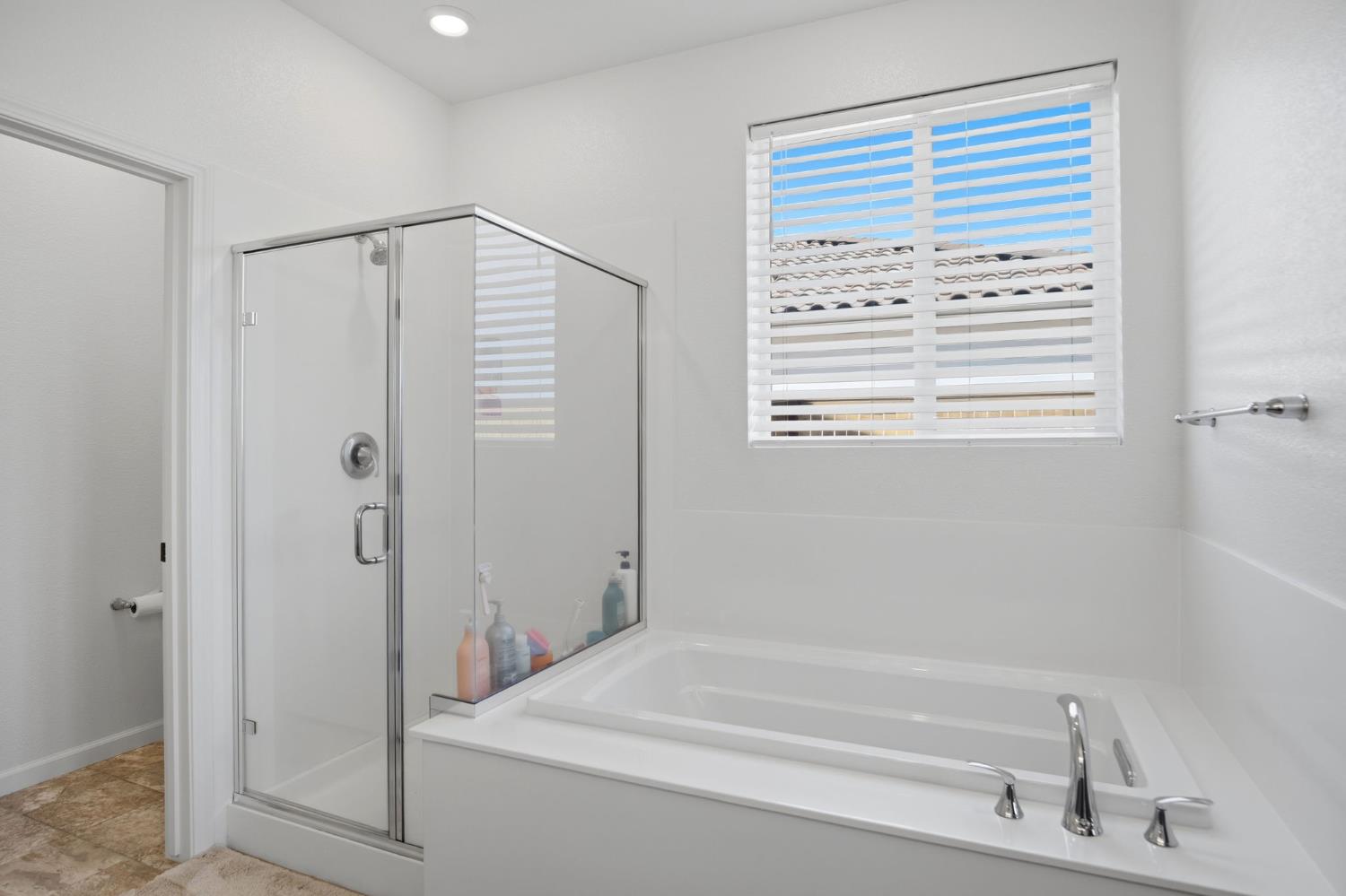 7630 Path Dr, Hughson, CA 95326