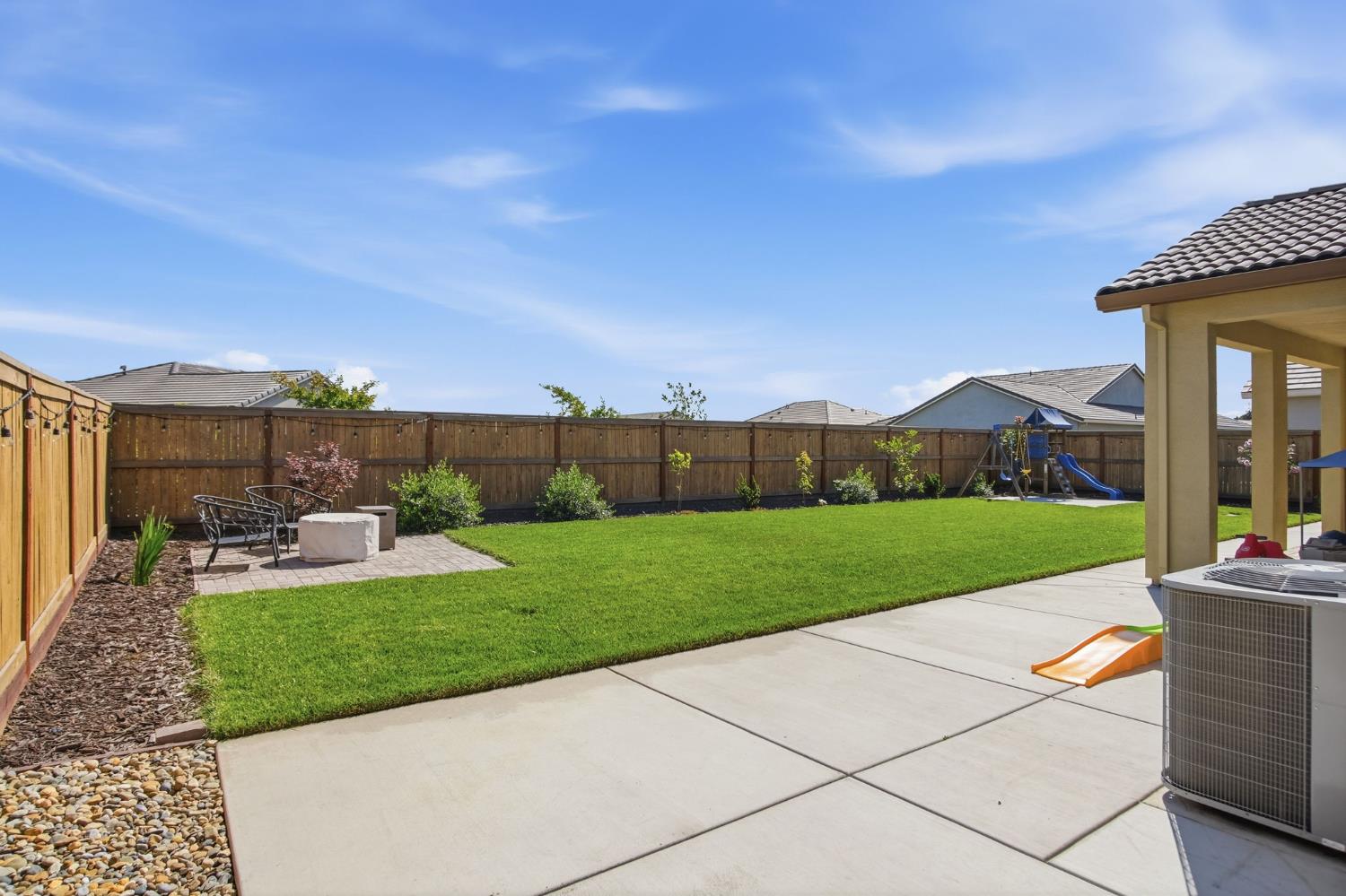 7630 Path Dr, Hughson, CA 95326