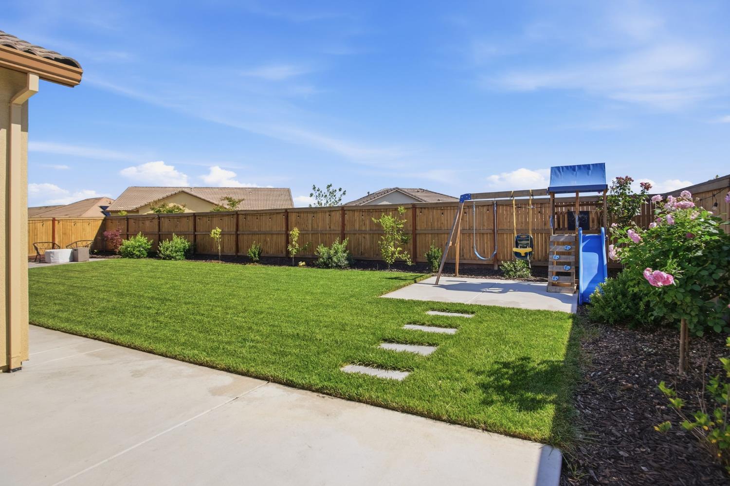 7630 Path Dr, Hughson, CA 95326