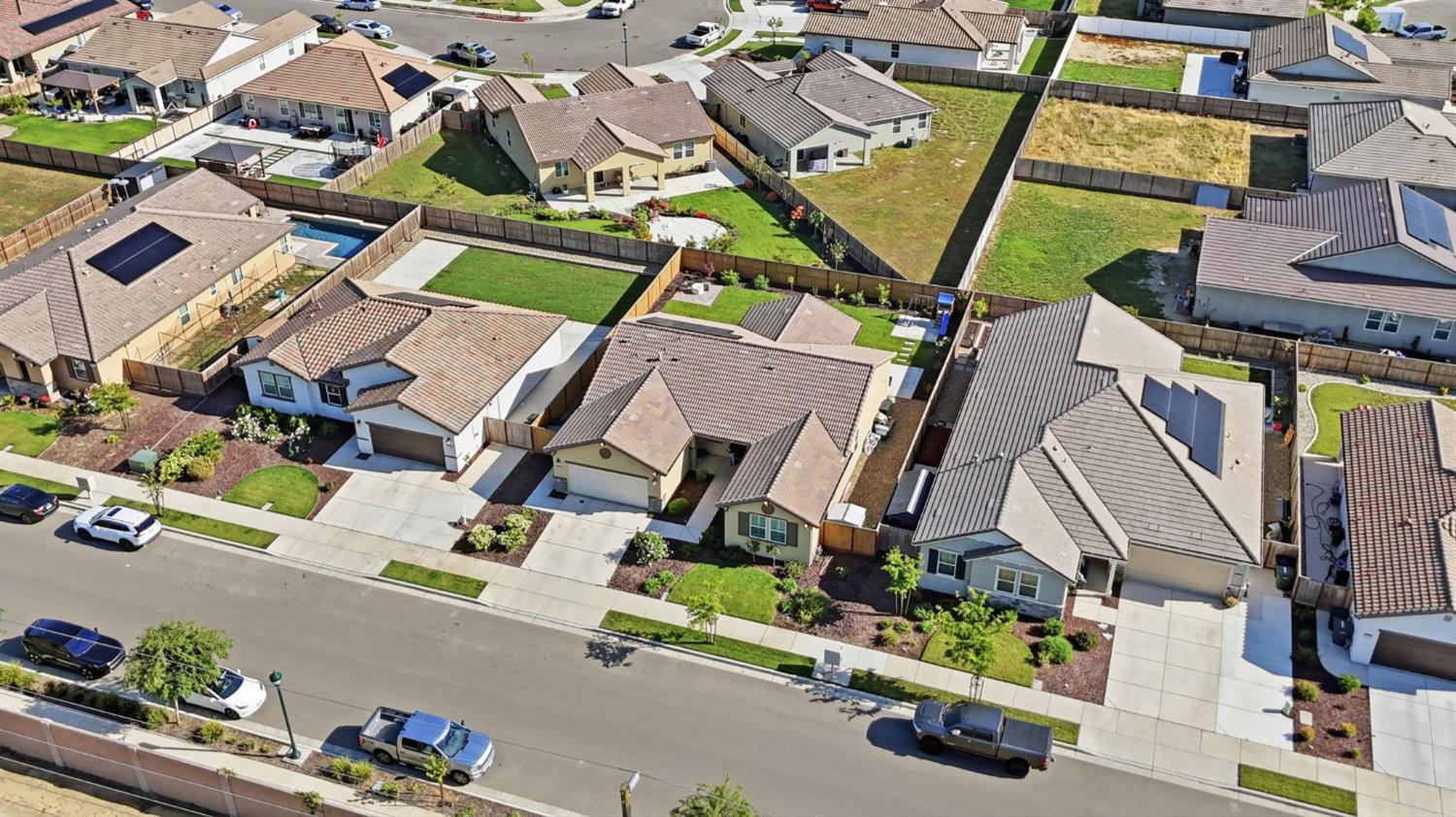 7630 Path Dr, Hughson, CA 95326