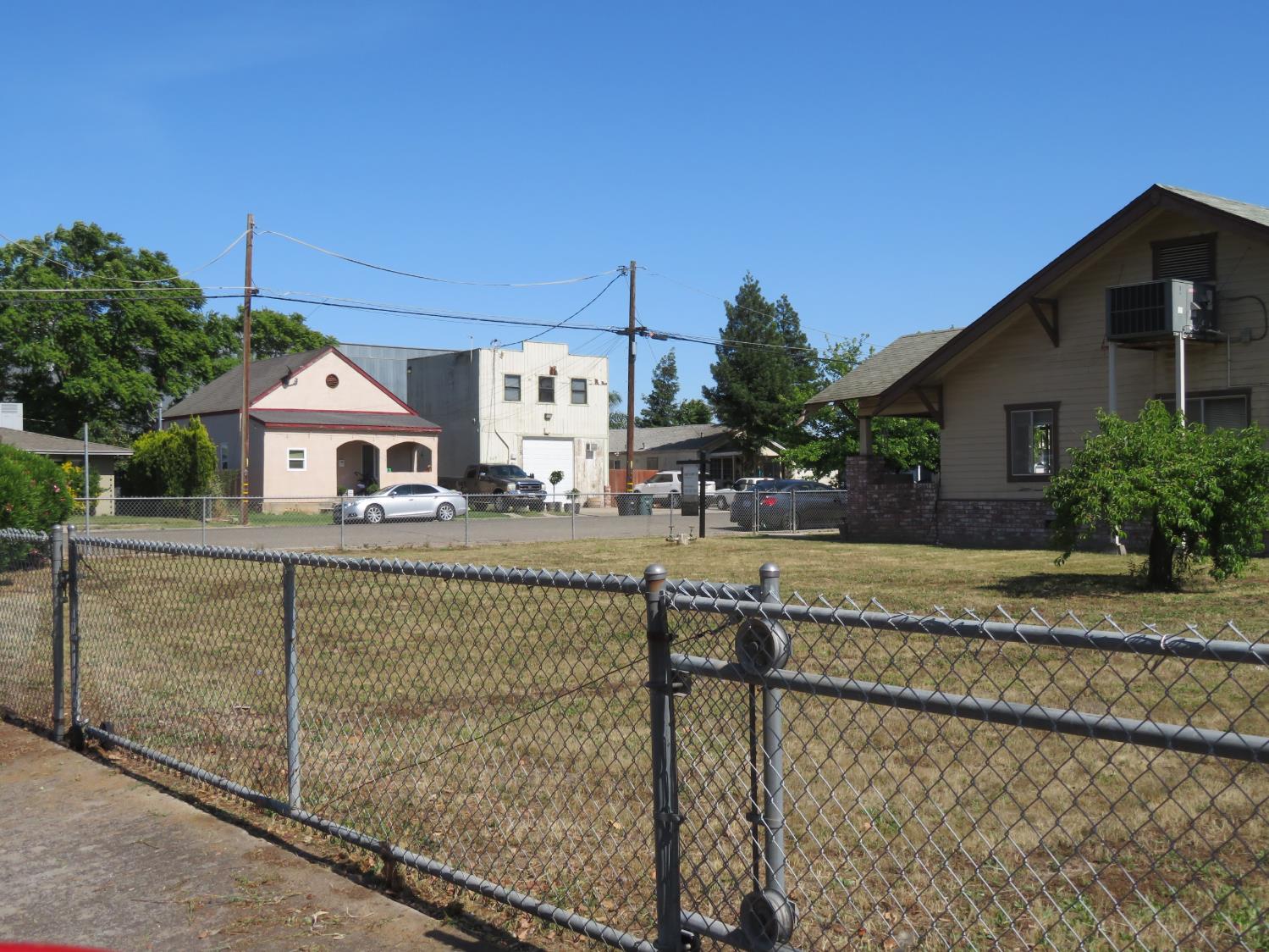 454 N 3rd Ave, Oakdale, CA 95361