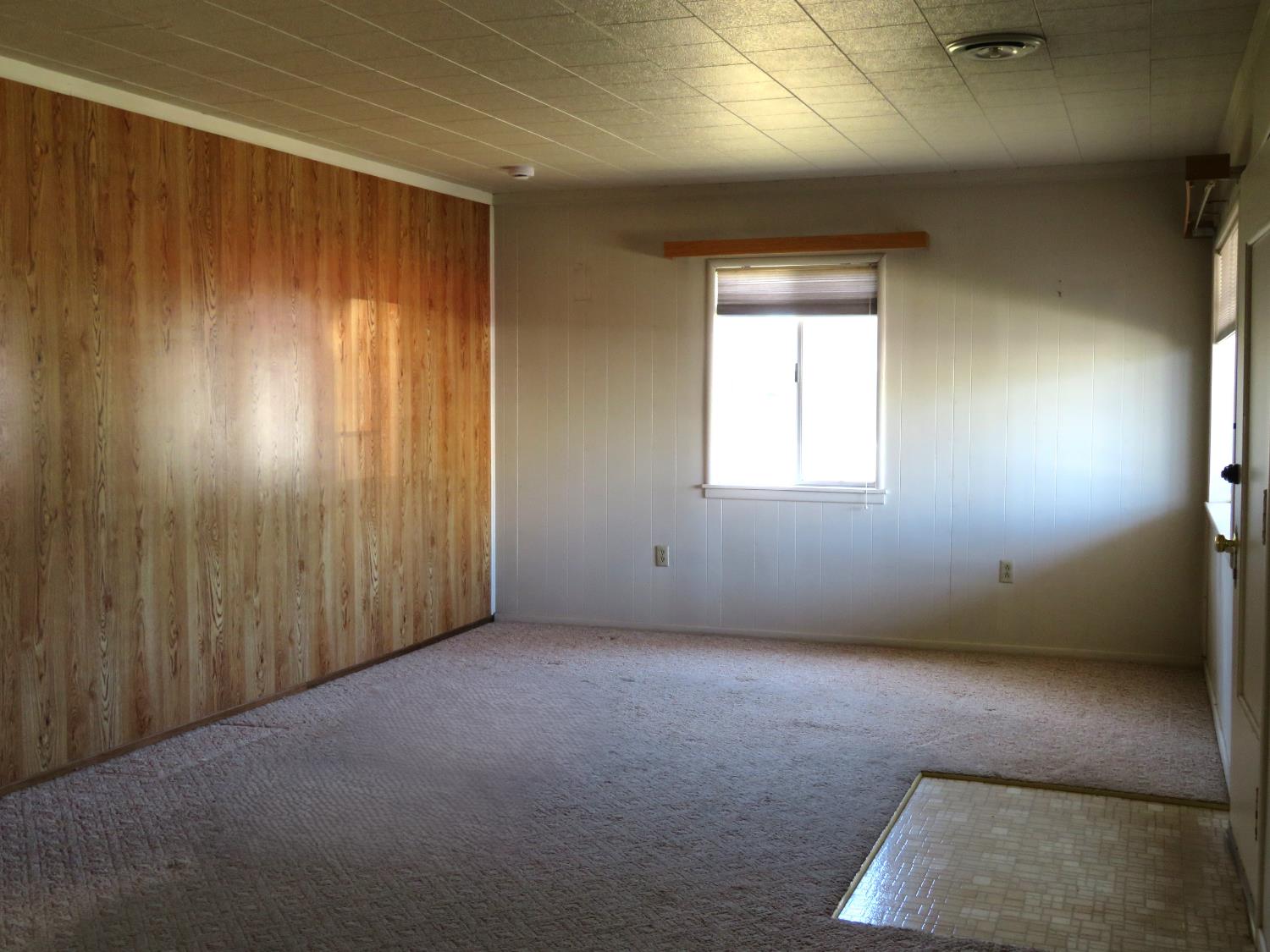 454 N 3rd Ave, Oakdale, CA 95361