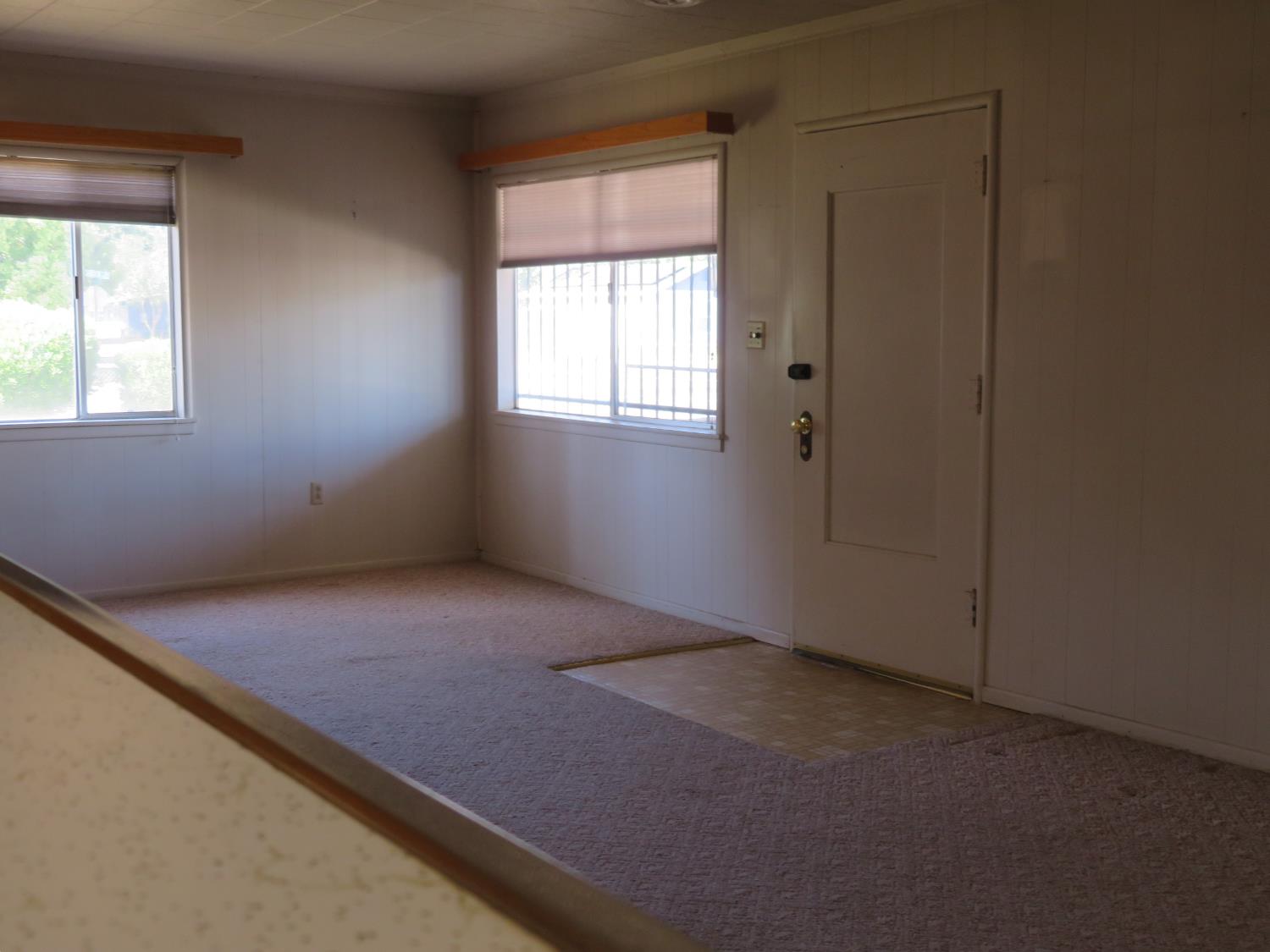 454 N 3rd Ave, Oakdale, CA 95361