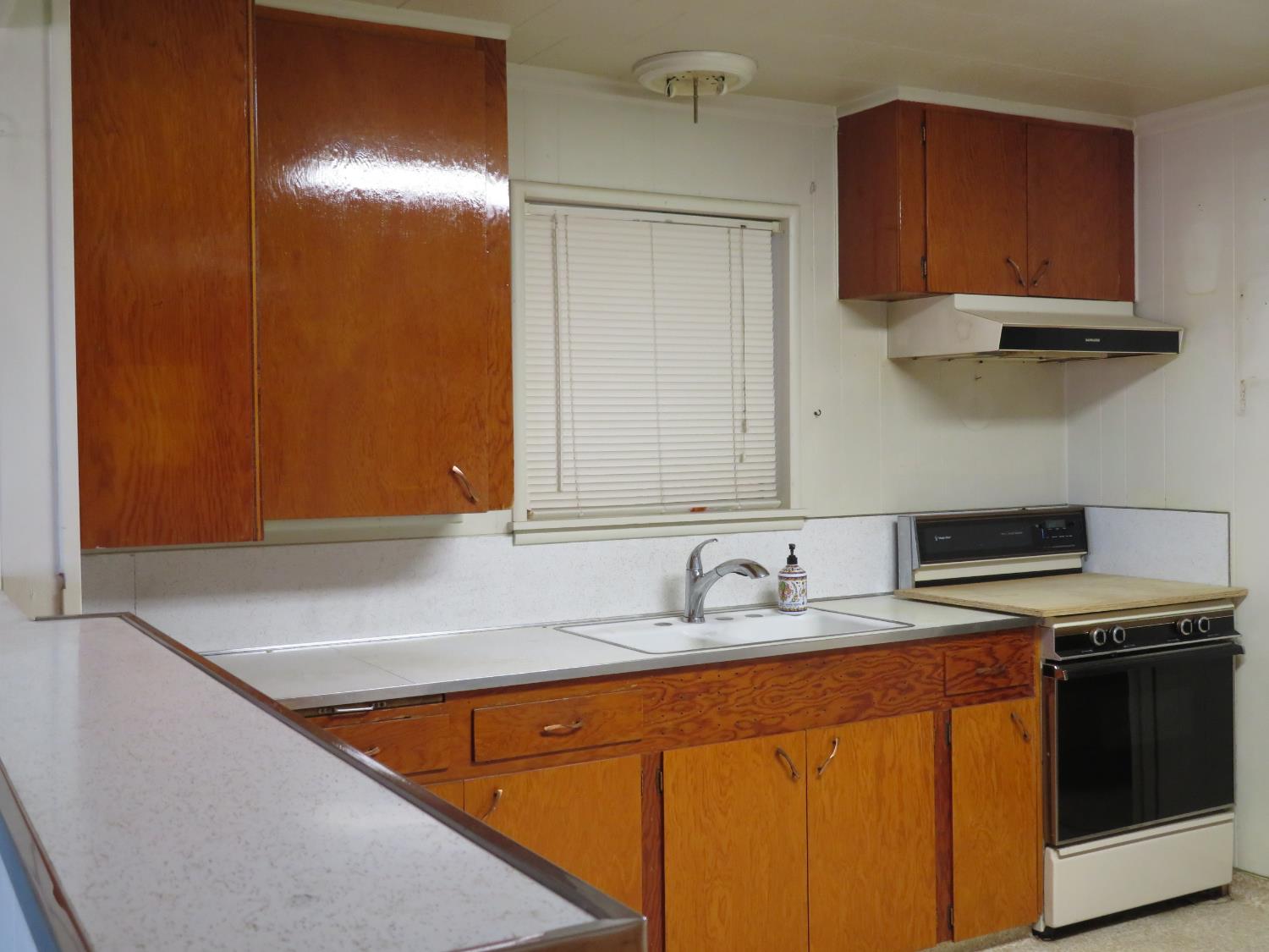 454 N 3rd Ave, Oakdale, CA 95361