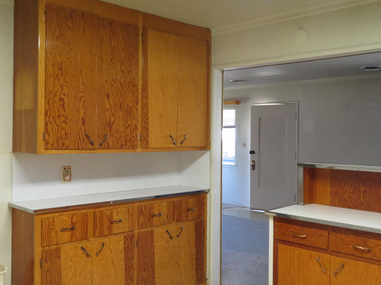 454 N 3rd Ave, Oakdale, CA 95361