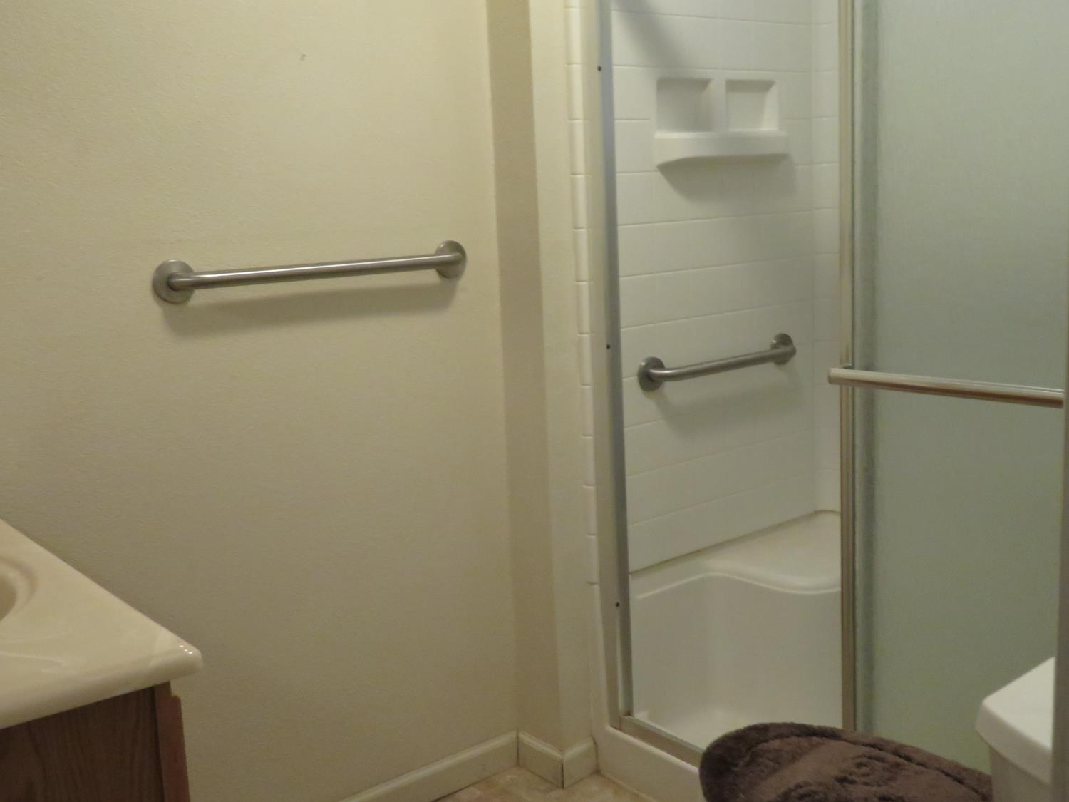 454 N 3rd Ave, Oakdale, CA 95361