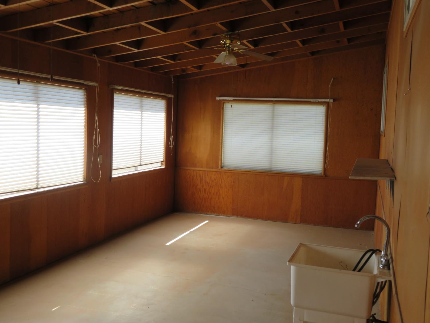 454 N 3rd Ave, Oakdale, CA 95361