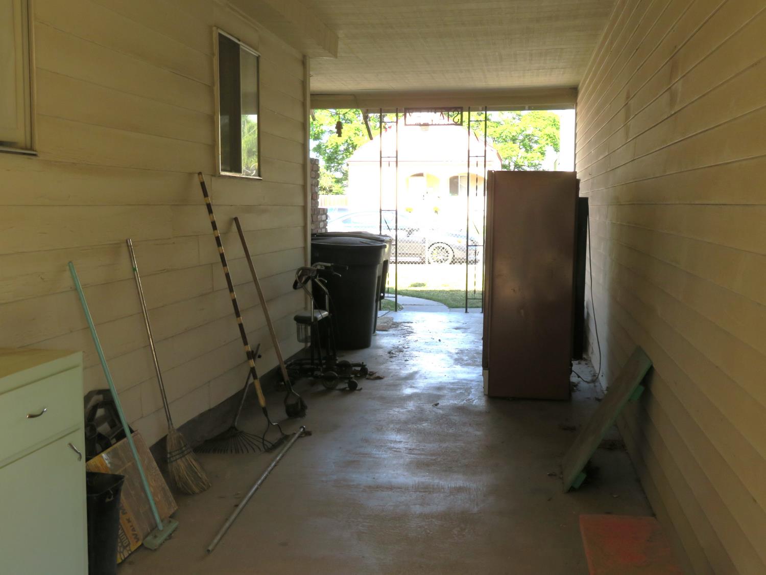 454 N 3rd Ave, Oakdale, CA 95361