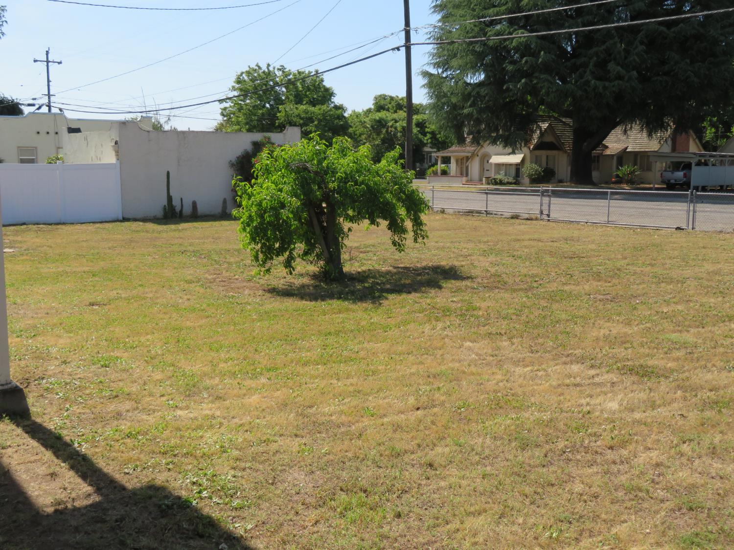 454 N 3rd Ave, Oakdale, CA 95361