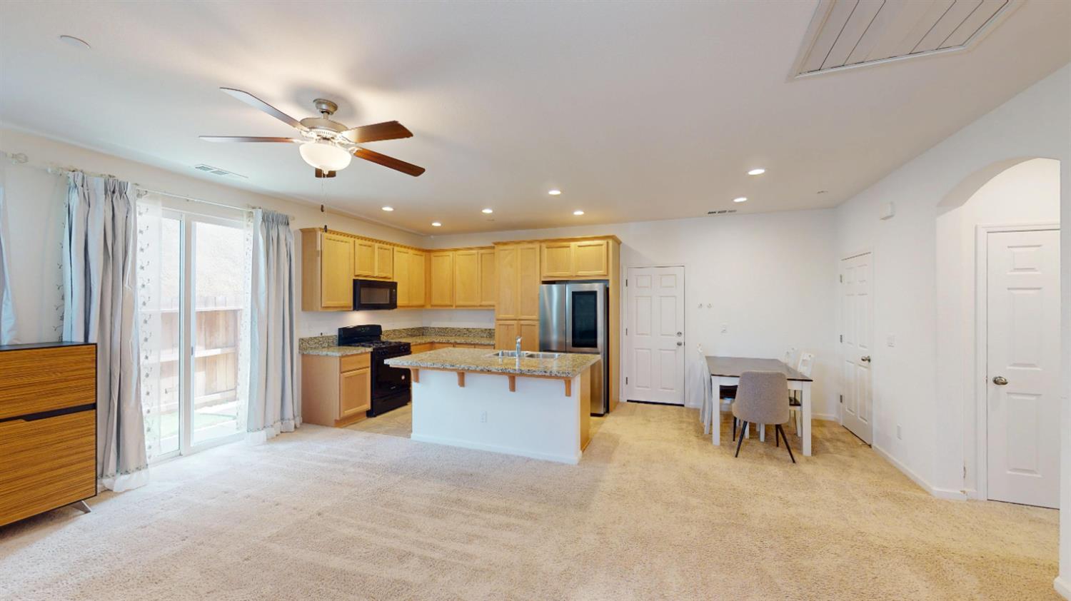 2904 Dillon Ln, Merced, CA 95348