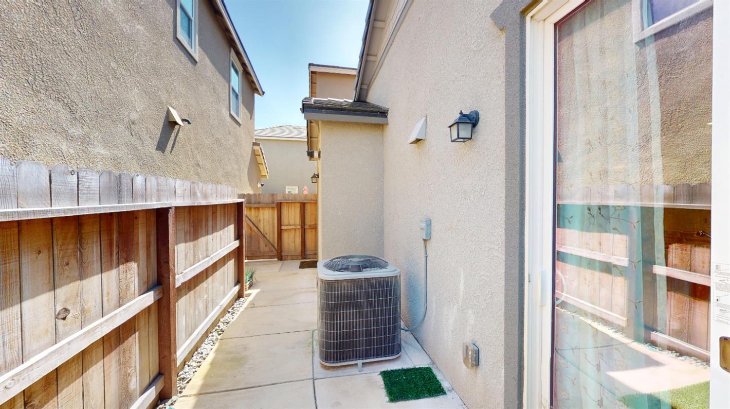 2904 Dillon Ln, Merced, CA 95348