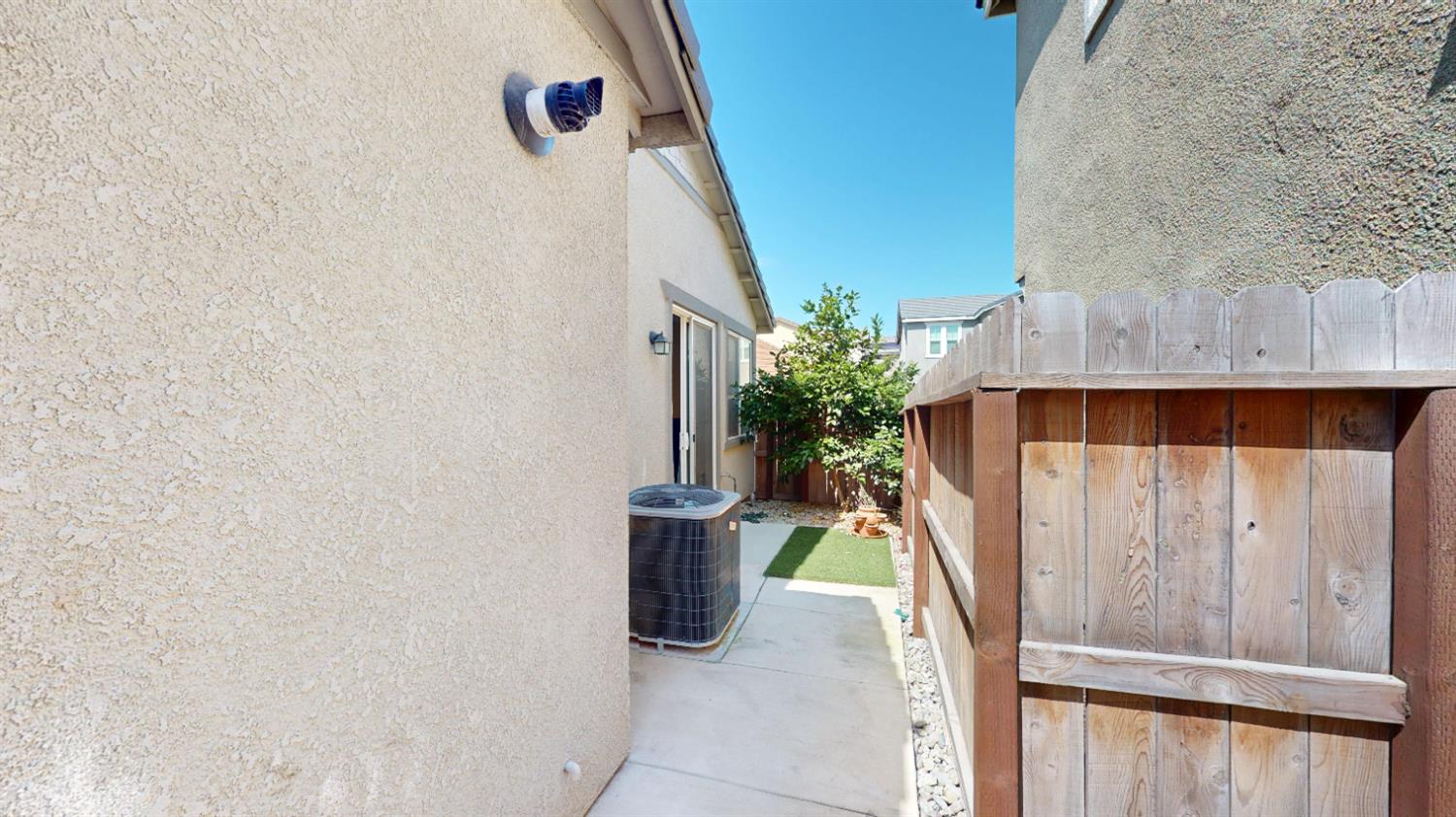 2904 Dillon Ln, Merced, CA 95348