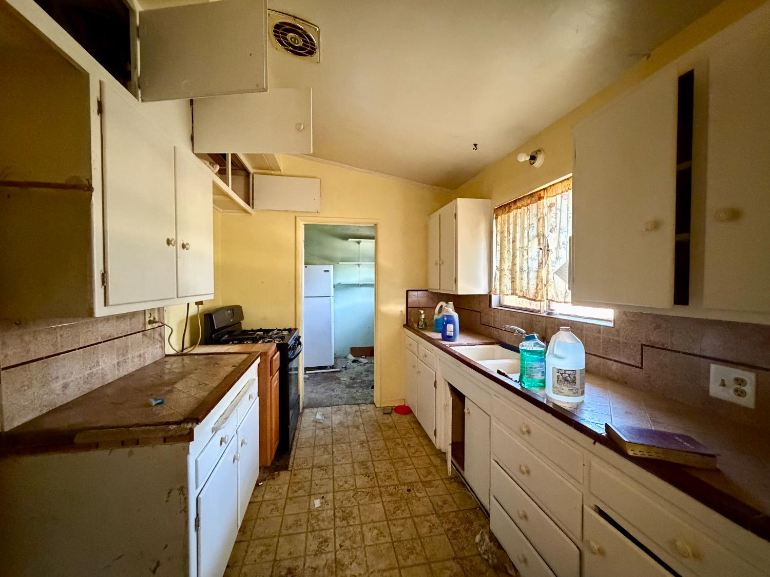 1806 Teresa St, Modesto, CA 95350