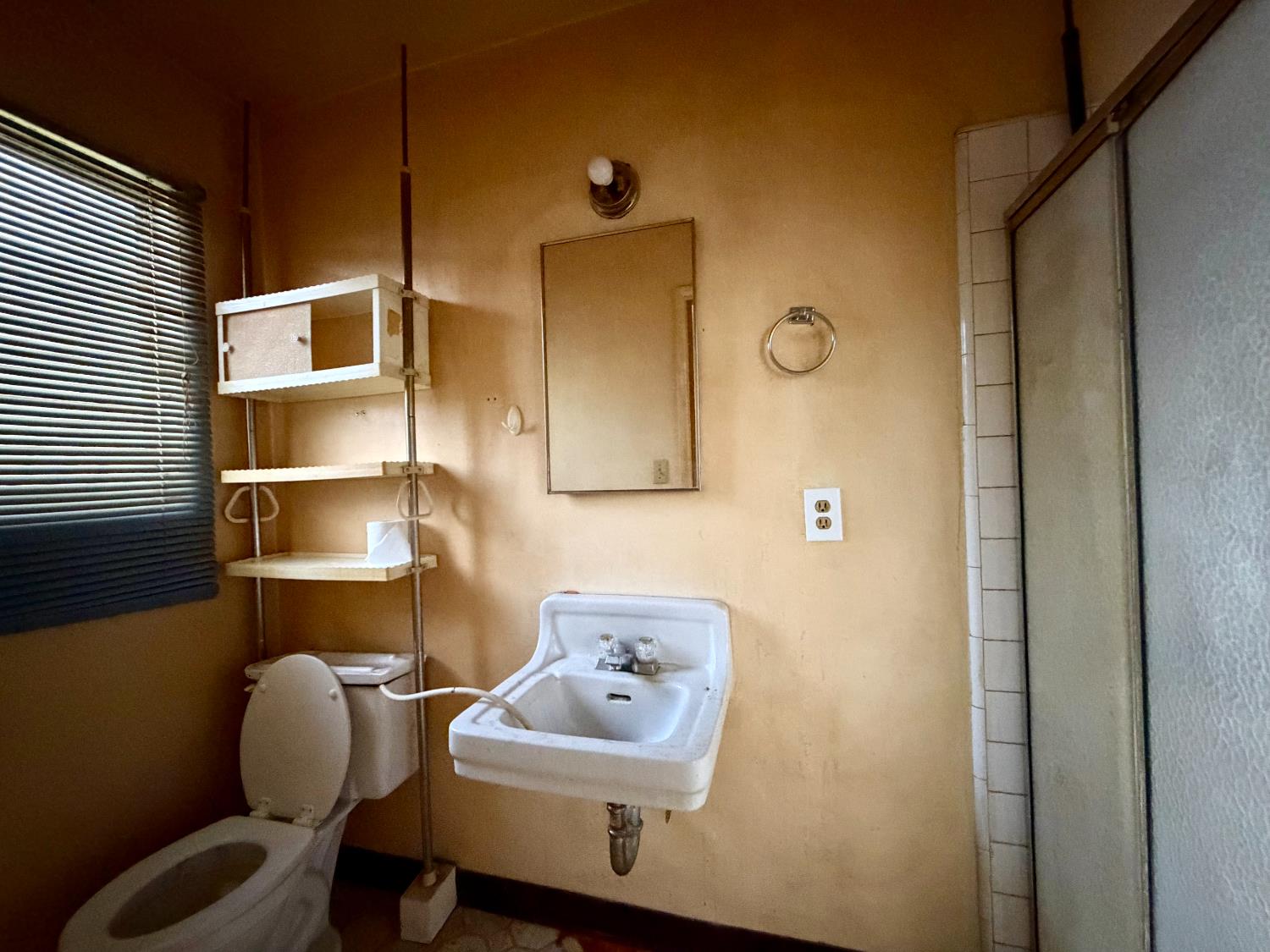 1806 Teresa St, Modesto, CA 95350