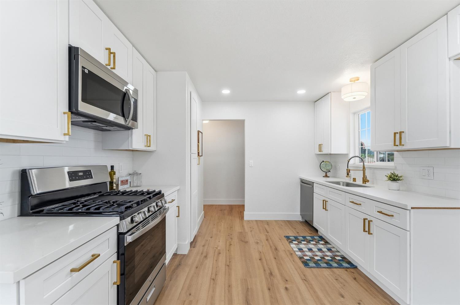 6307 Chief Tucker Ave, Riverbank, CA 95367